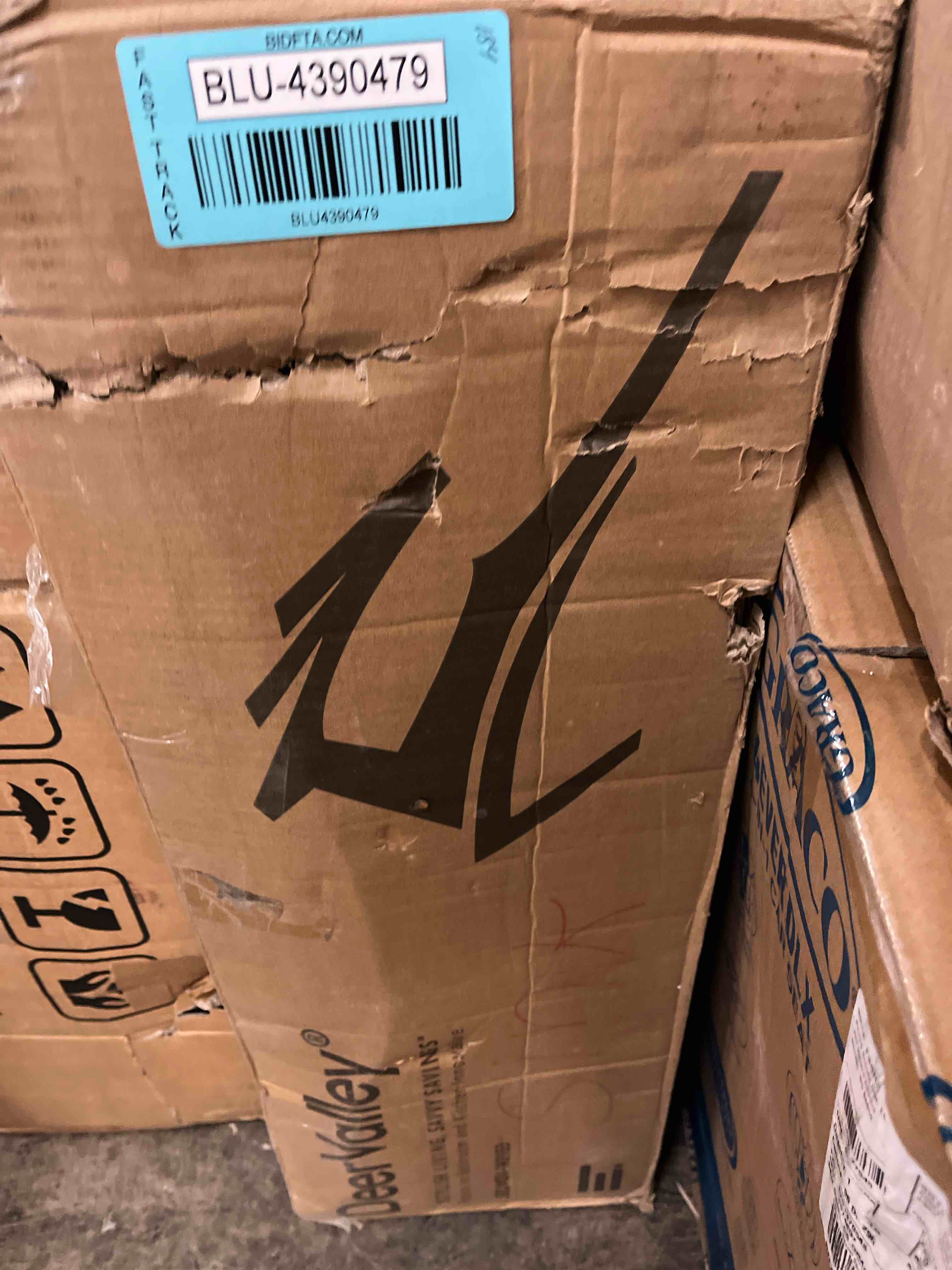 https://s3.amazonaws.com/lotting-images-prod/phillipi/BLU4390479_1738175442262.jpeg