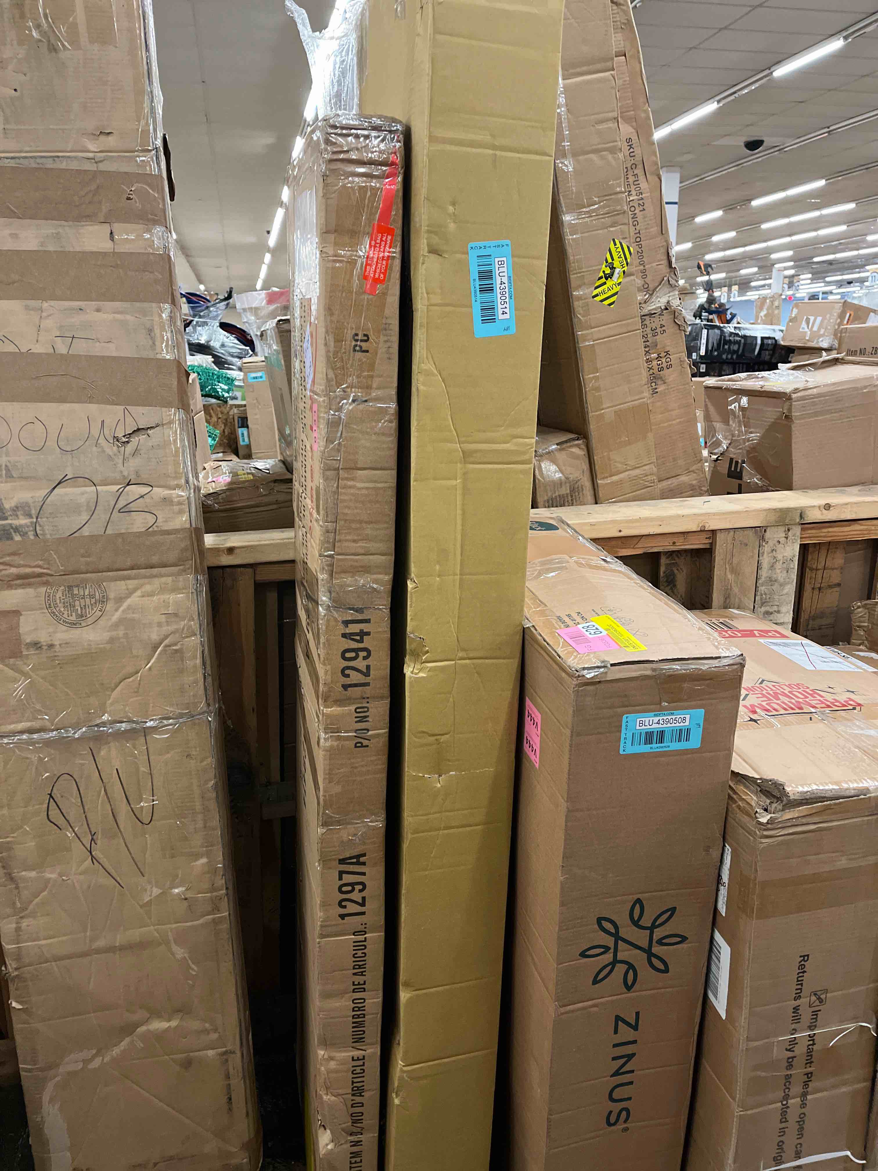 https://s3.amazonaws.com/lotting-images-prod/phillipi/BLU4390514_1738180999582.jpeg