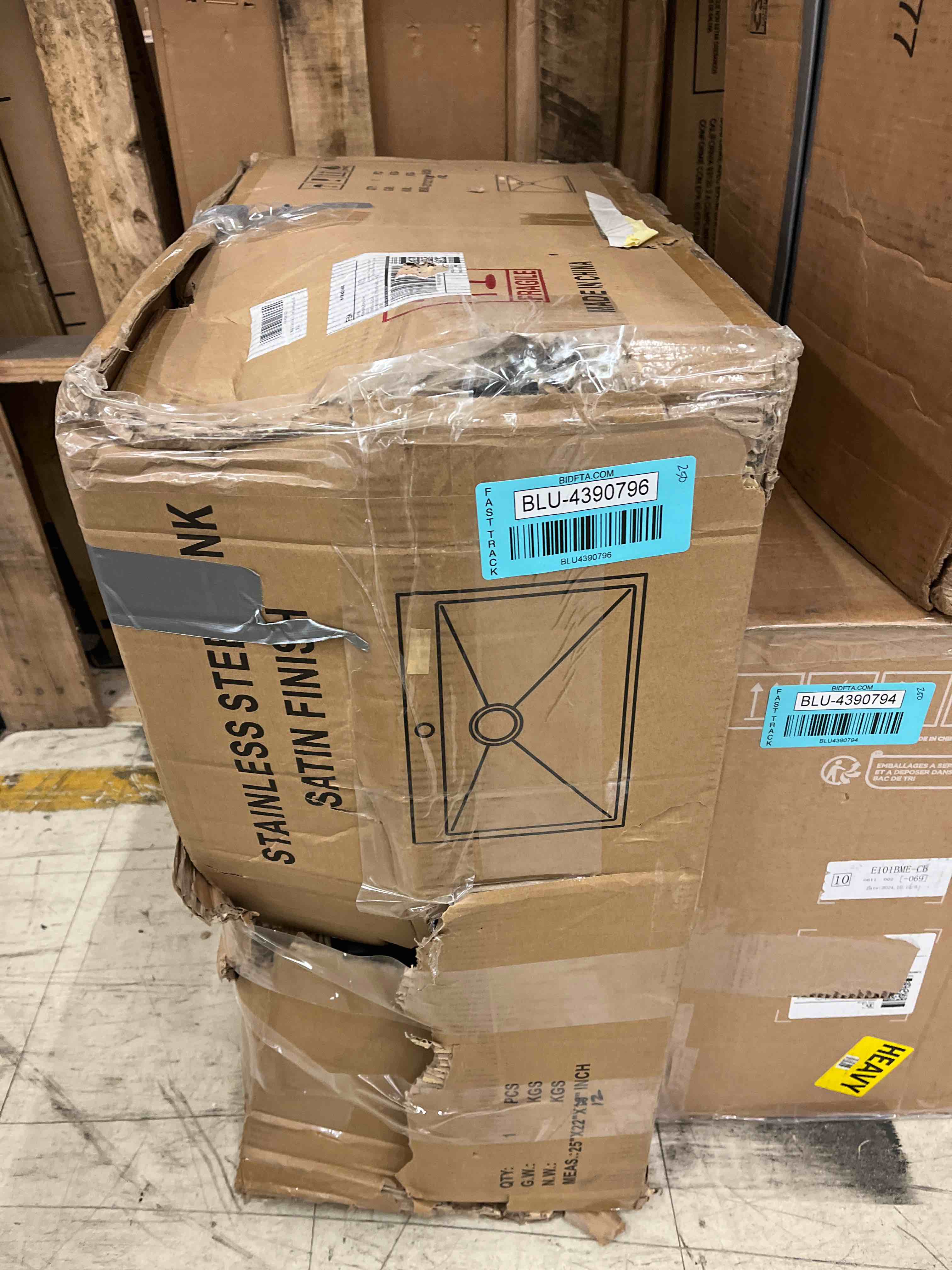 https://s3.amazonaws.com/lotting-images-prod/phillipi/BLU4390796_1739210403731.jpeg