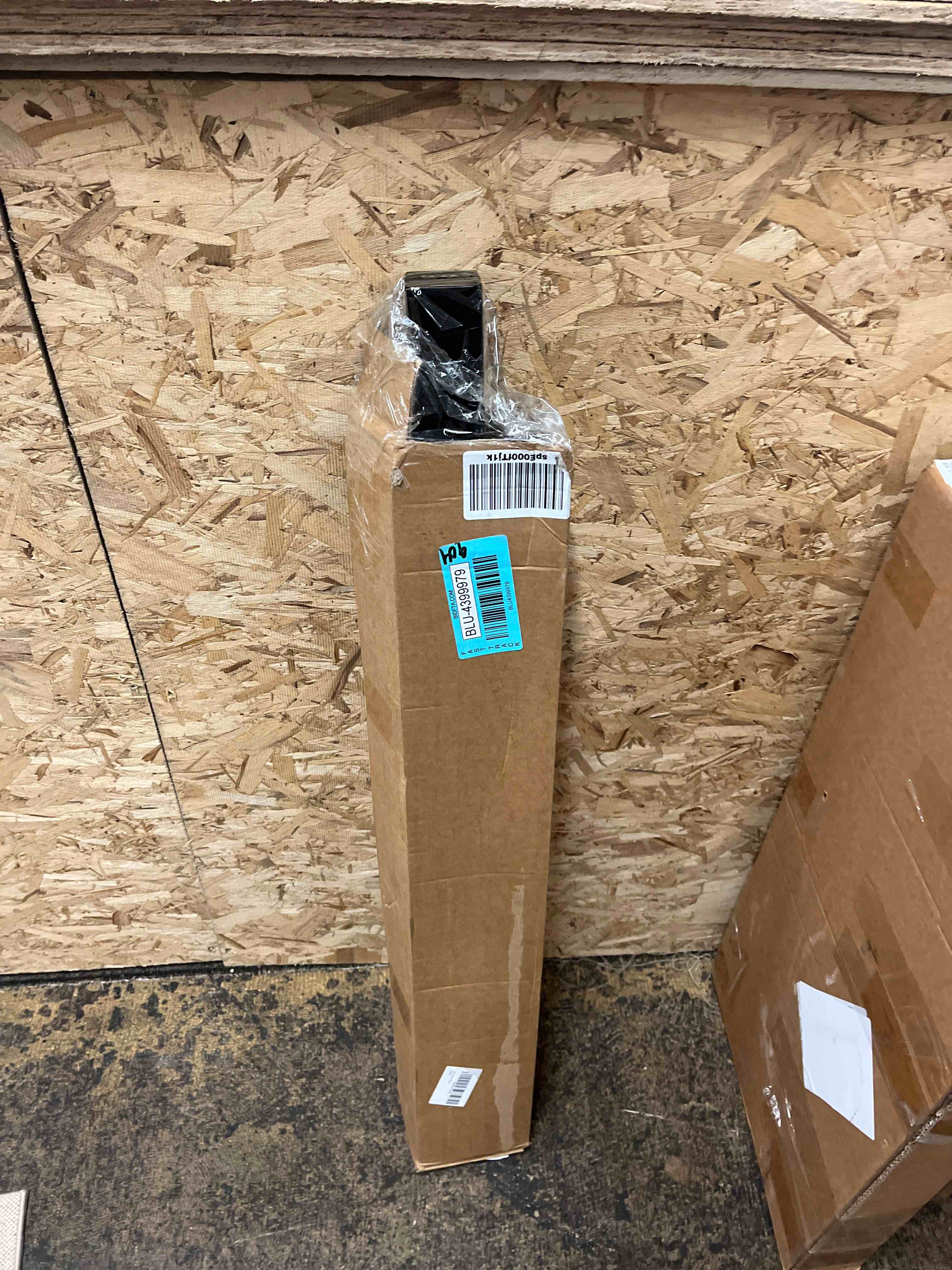 https://s3.amazonaws.com/lotting-images-prod/phillipi/BLU4399979_1750376040575.jpeg