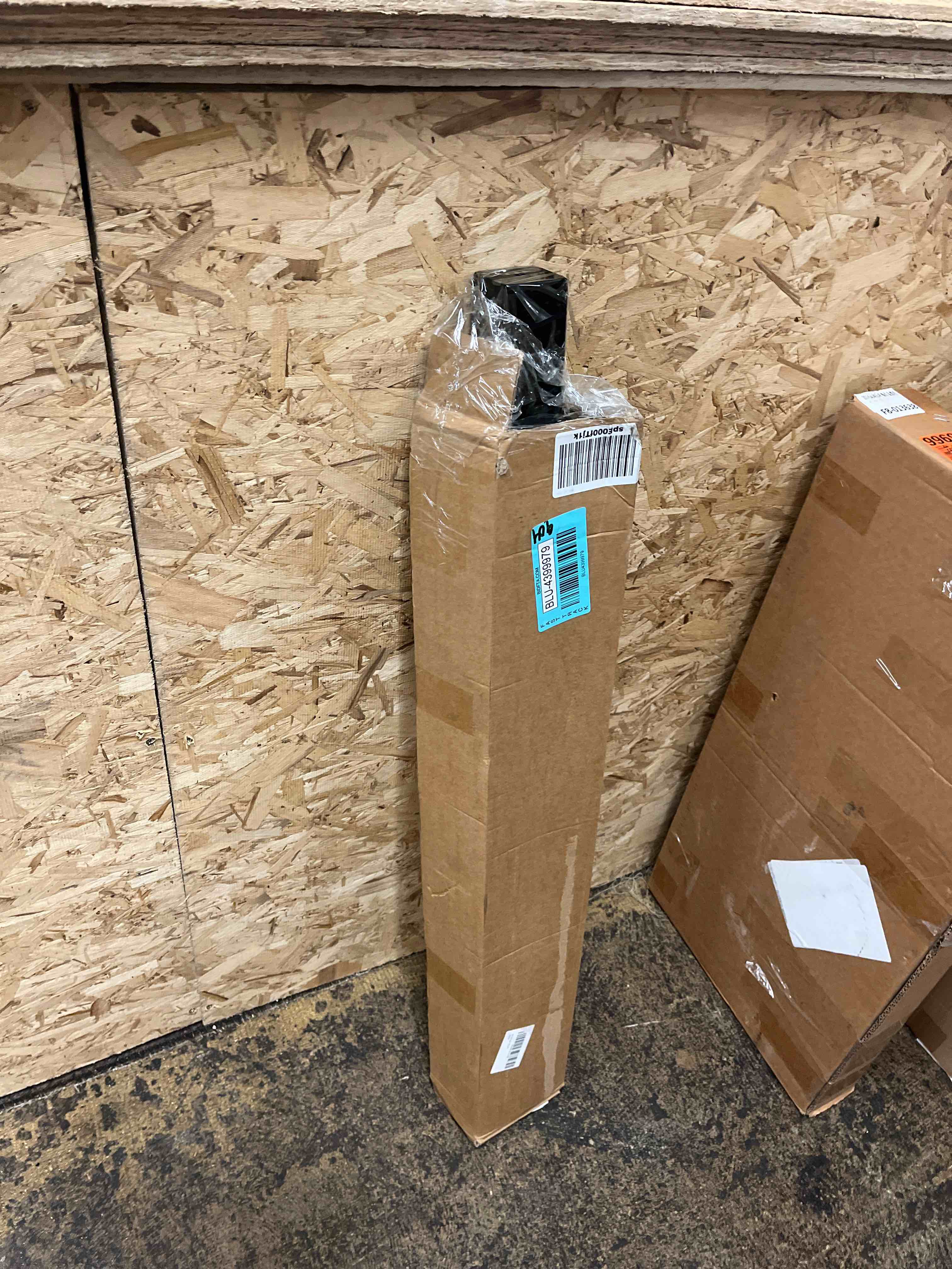 https://s3.amazonaws.com/lotting-images-prod/phillipi/BLU4399979_1750376042100.jpeg