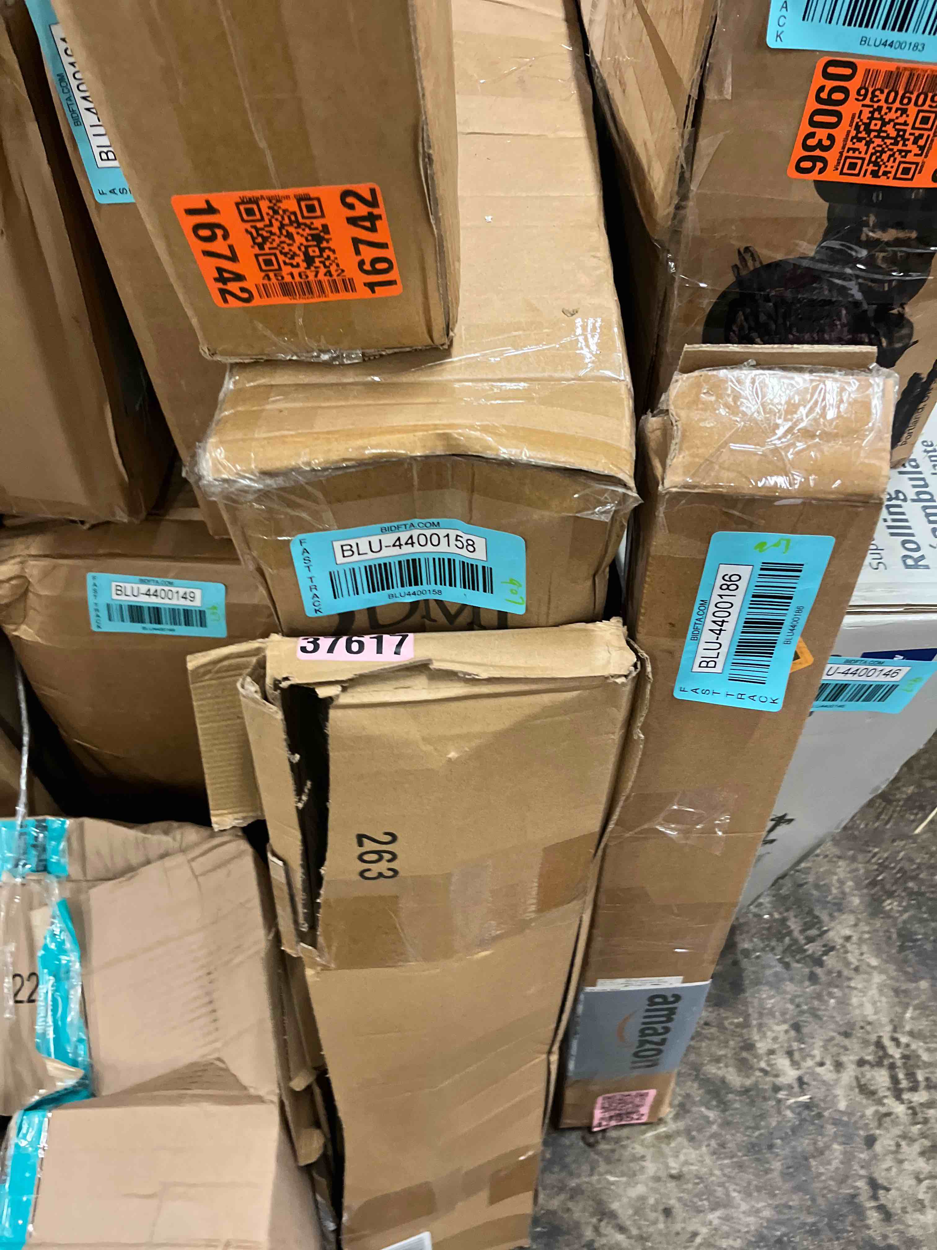 https://s3.amazonaws.com/lotting-images-prod/phillipi/BLU4400182_1750393253580.jpeg