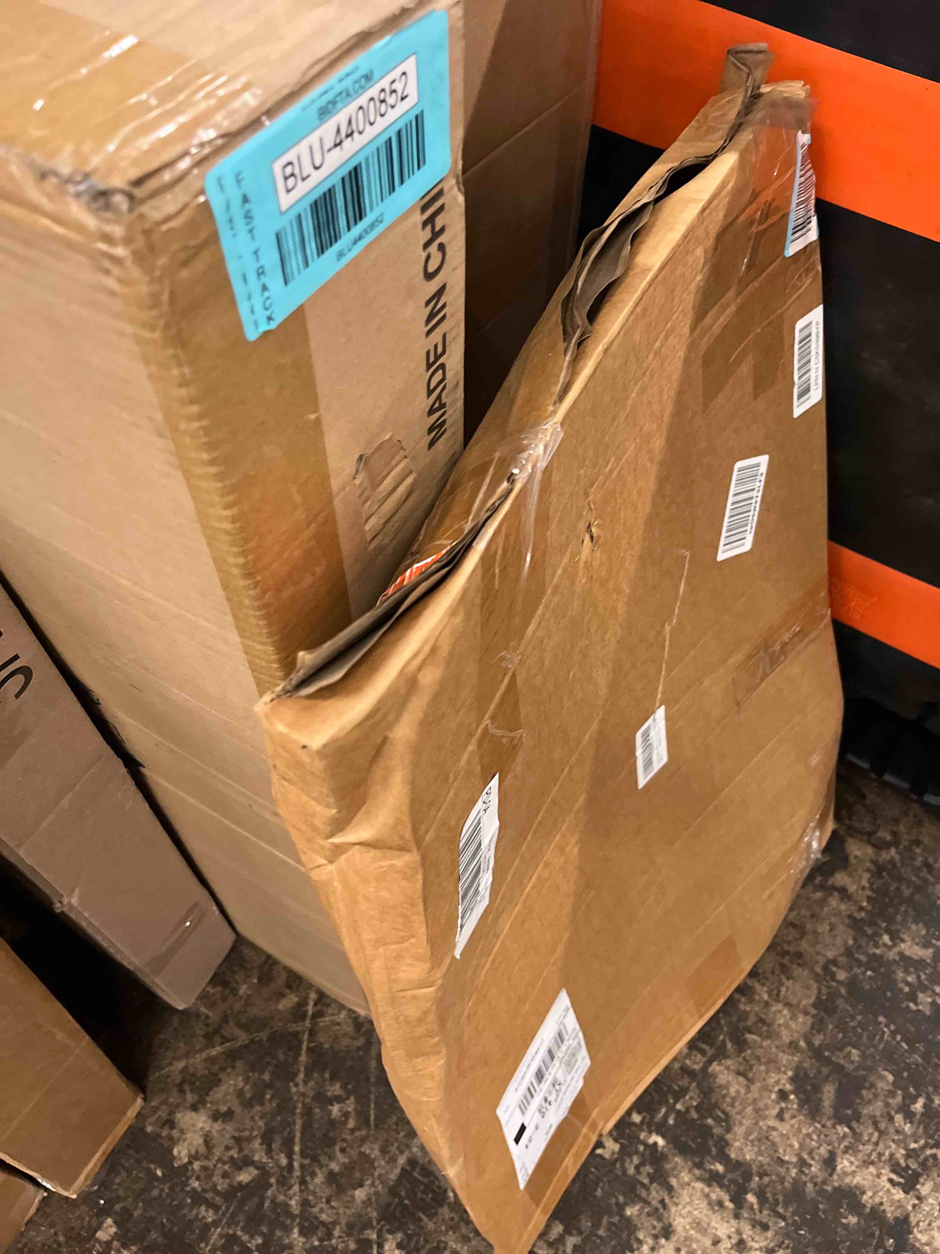 https://s3.amazonaws.com/lotting-images-prod/phillipi/BLU4400882_1750926482222.jpeg