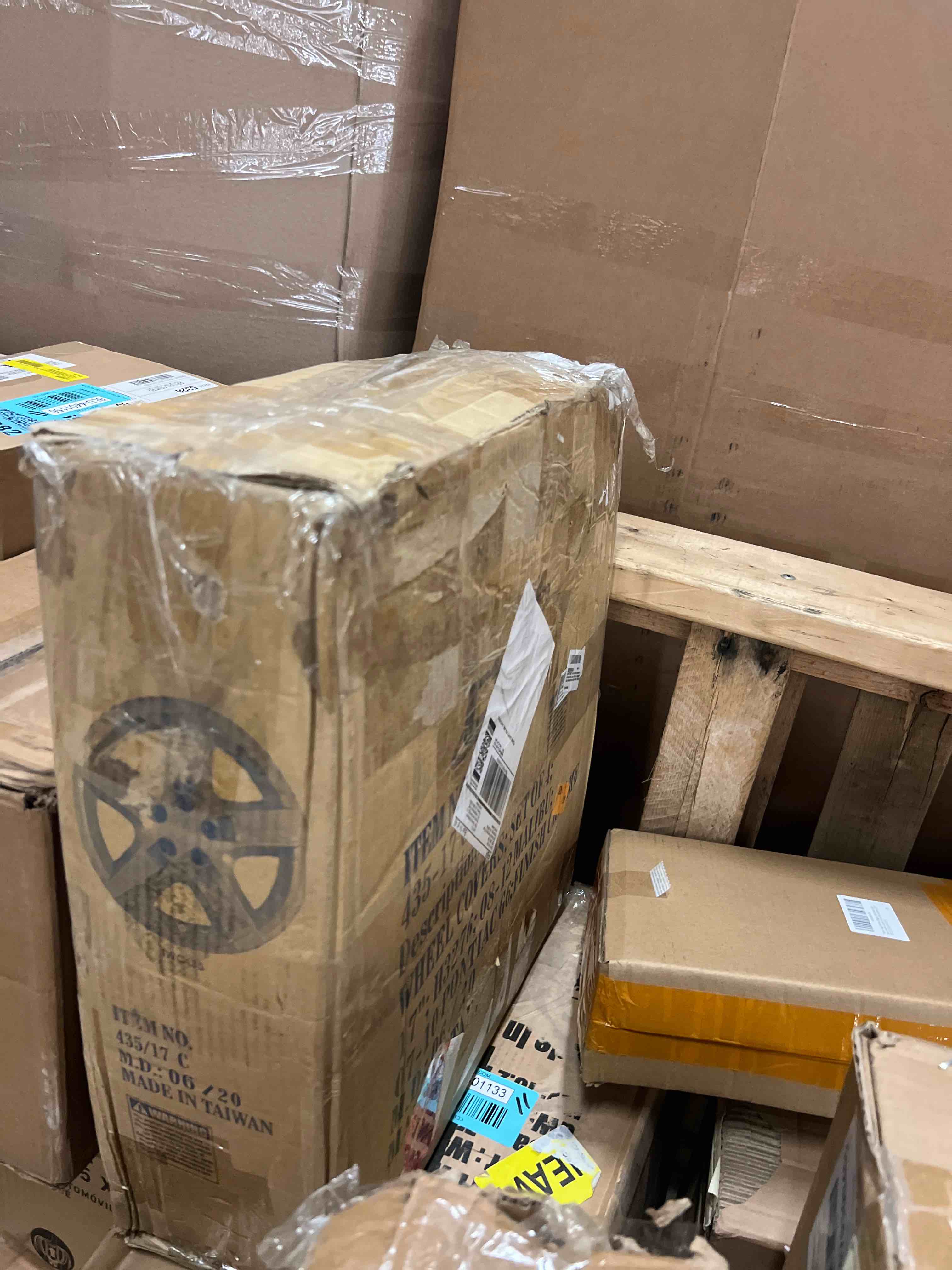 https://s3.amazonaws.com/lotting-images-prod/phillipi/BLU4401162_1751992079064.jpeg
