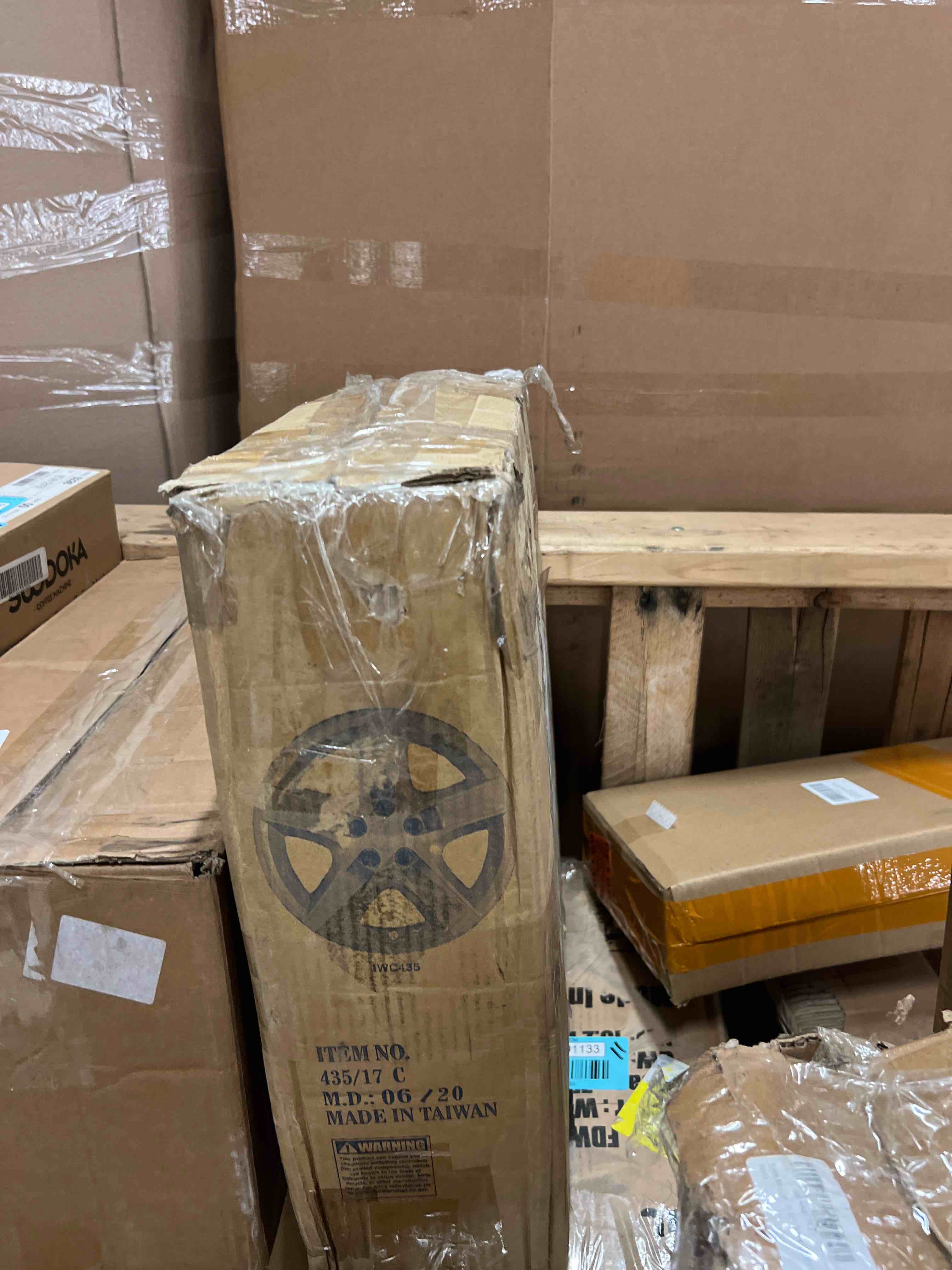 https://s3.amazonaws.com/lotting-images-prod/phillipi/BLU4401162_1751992080464.jpeg