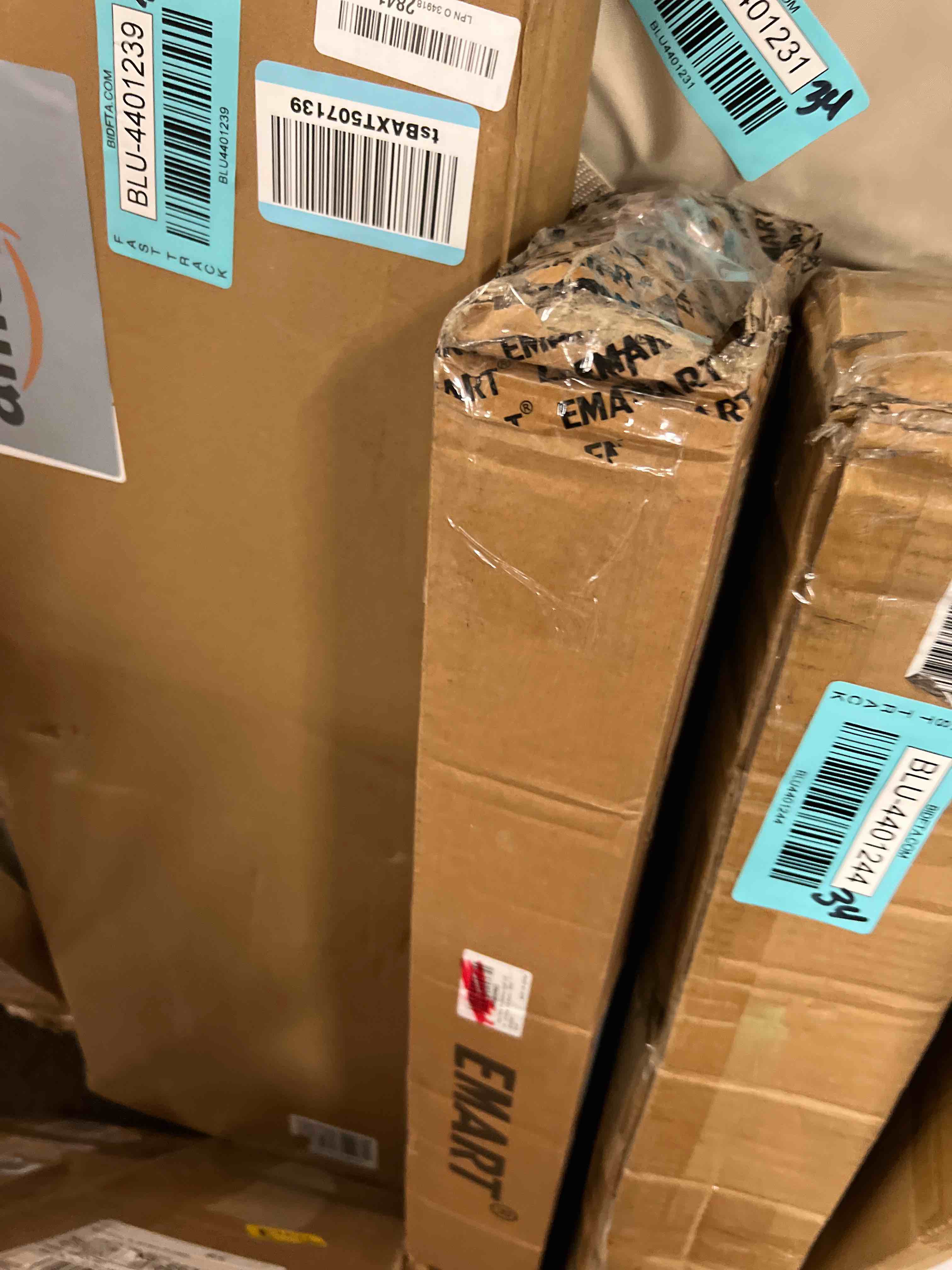 https://s3.amazonaws.com/lotting-images-prod/phillipi/BLU4401245_1752181032164.jpeg