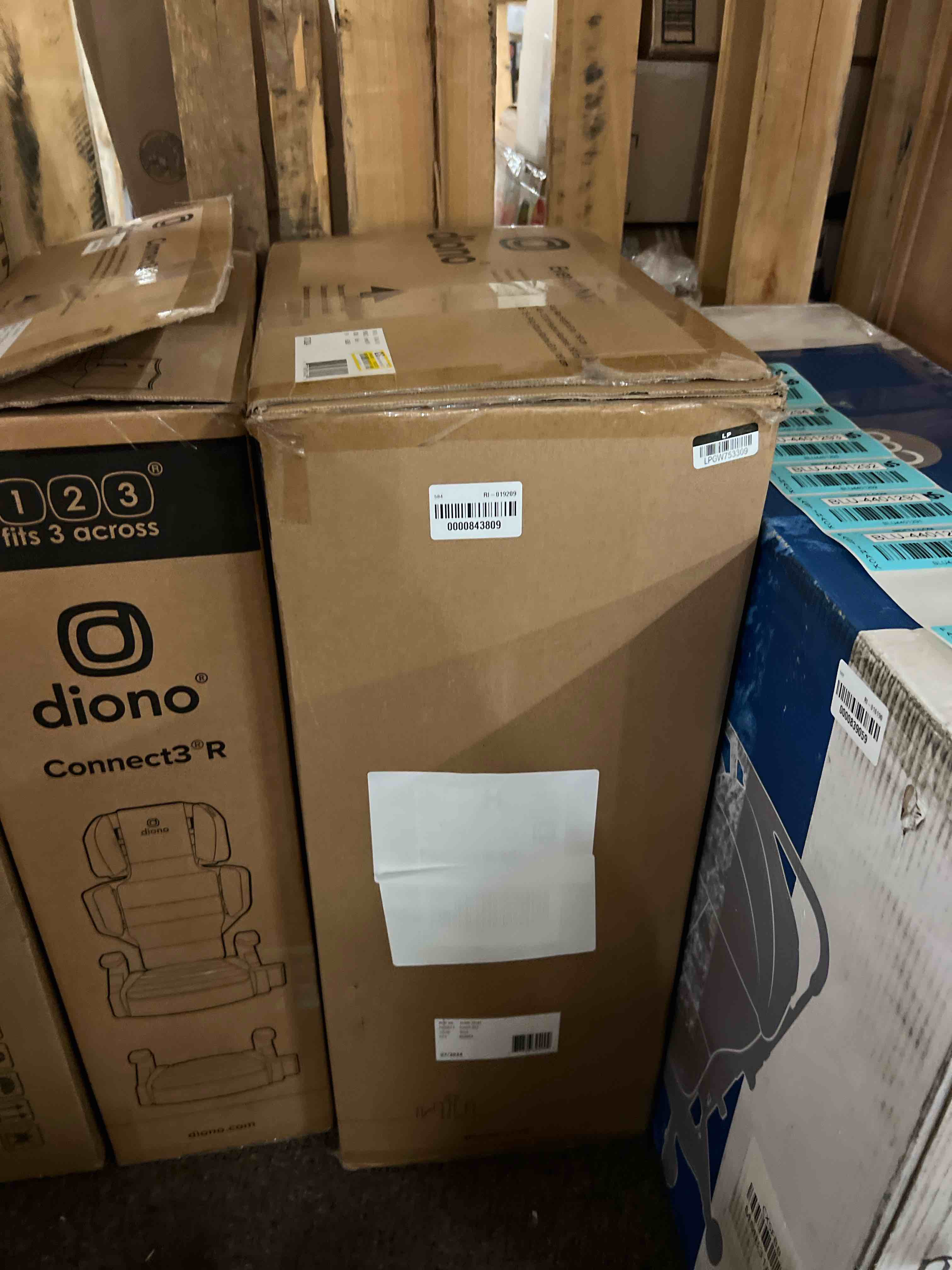 https://s3.amazonaws.com/lotting-images-prod/phillipi/BLU4401284_1752210640106.jpeg