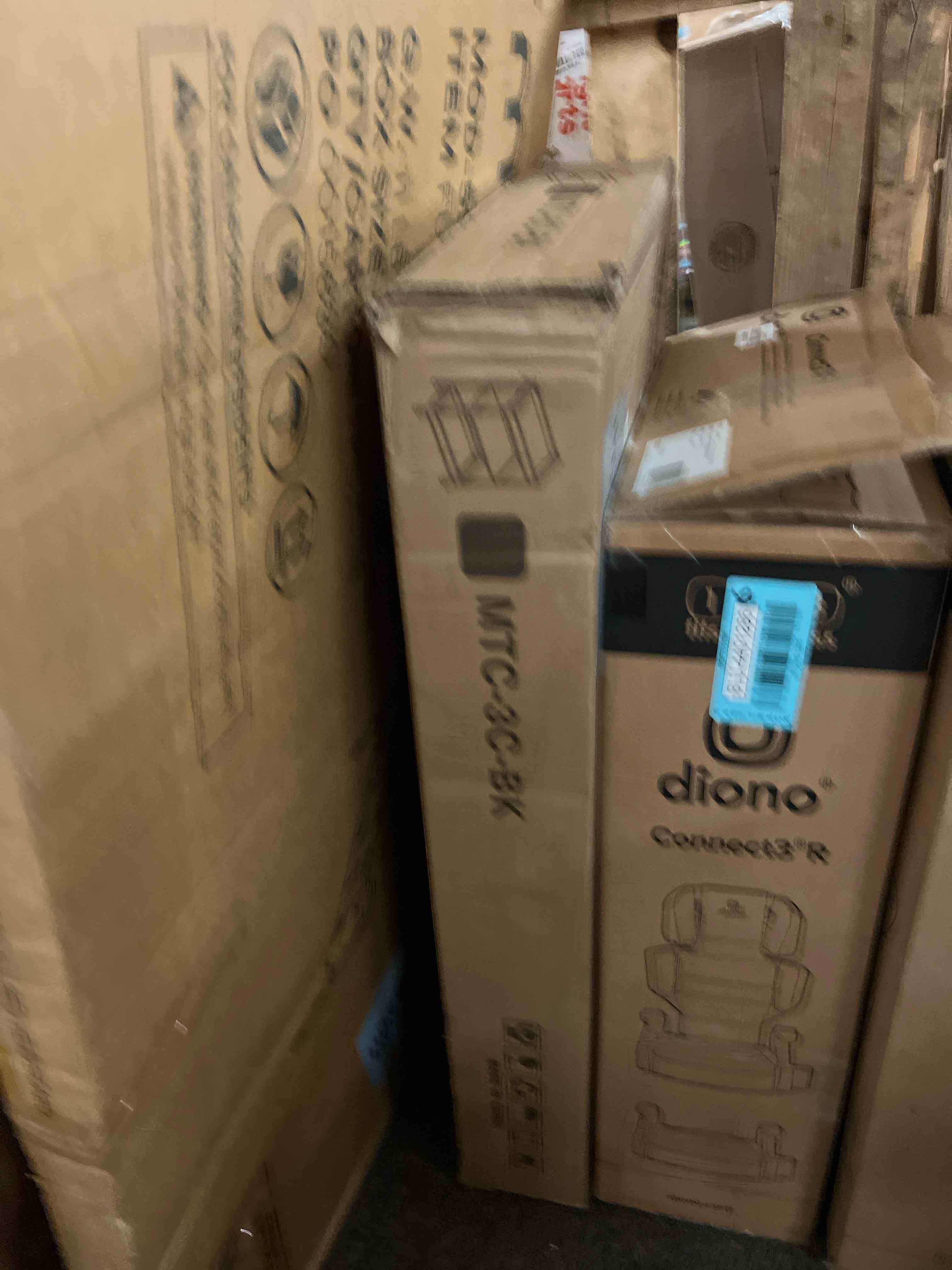 https://s3.amazonaws.com/lotting-images-prod/phillipi/BLU4401285_1752210847094.jpeg