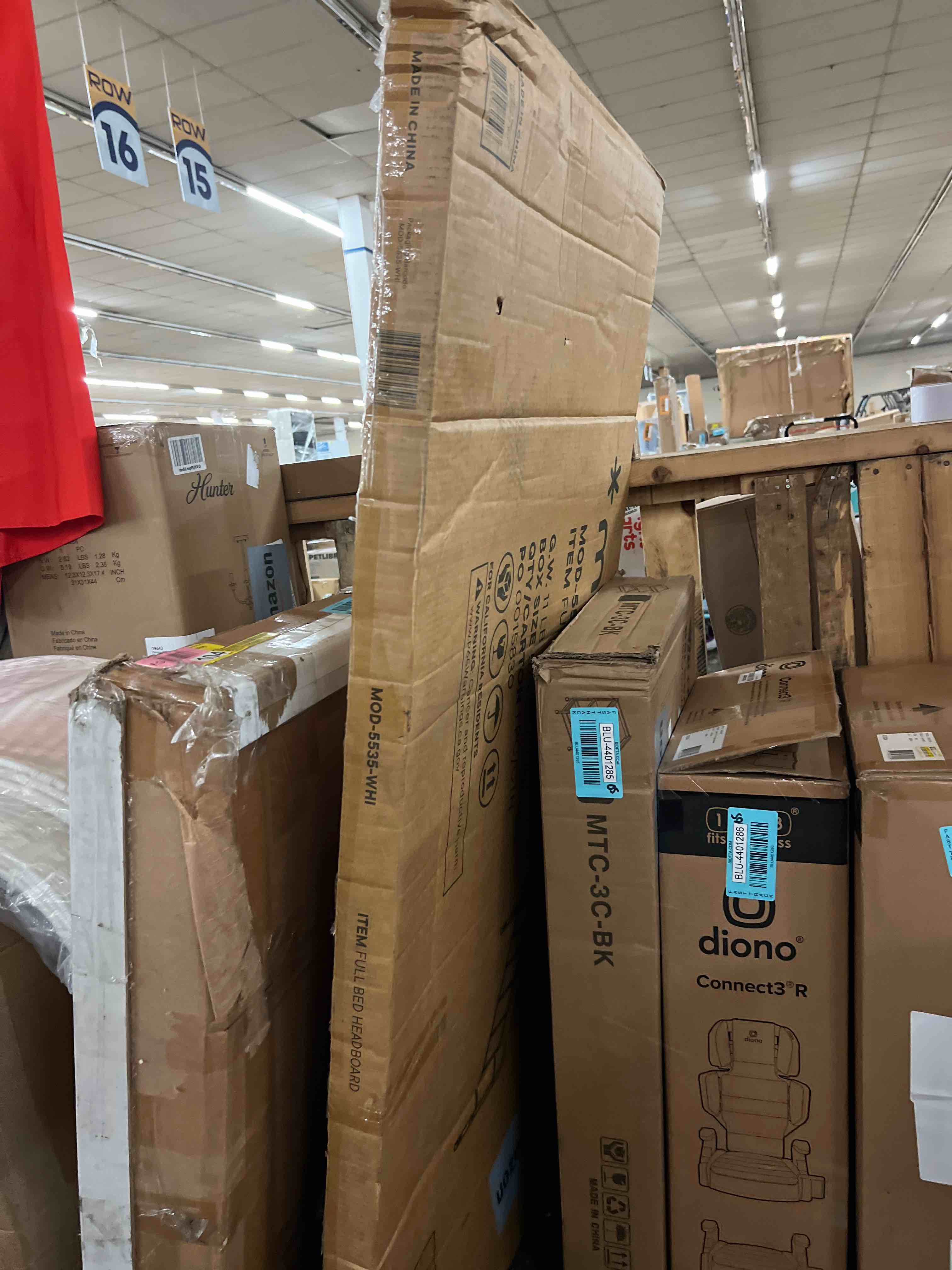 https://s3.amazonaws.com/lotting-images-prod/phillipi/BLU4401287_1752210900866.jpeg