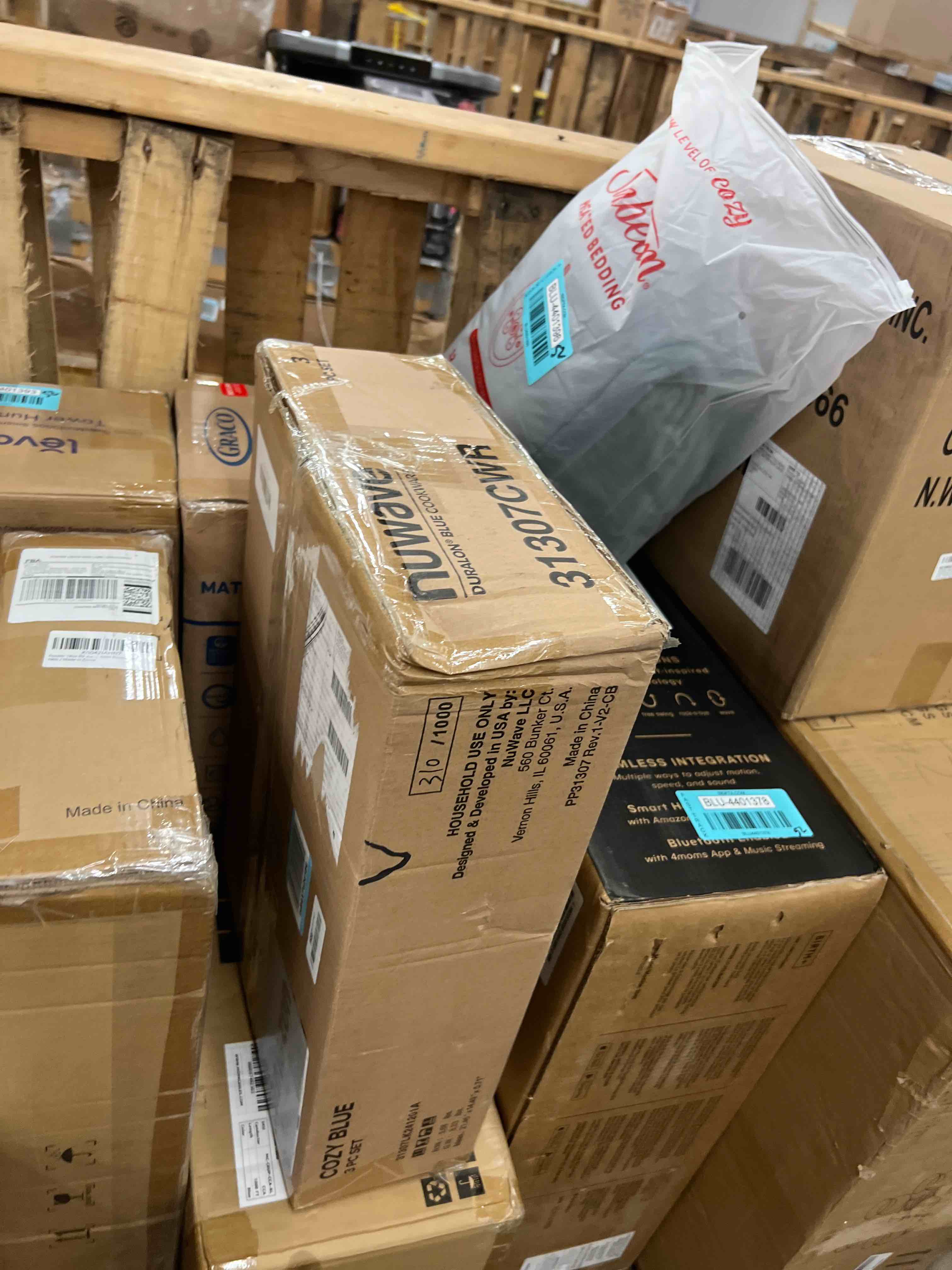 https://s3.amazonaws.com/lotting-images-prod/phillipi/BLU4401397_1752509871841.jpeg