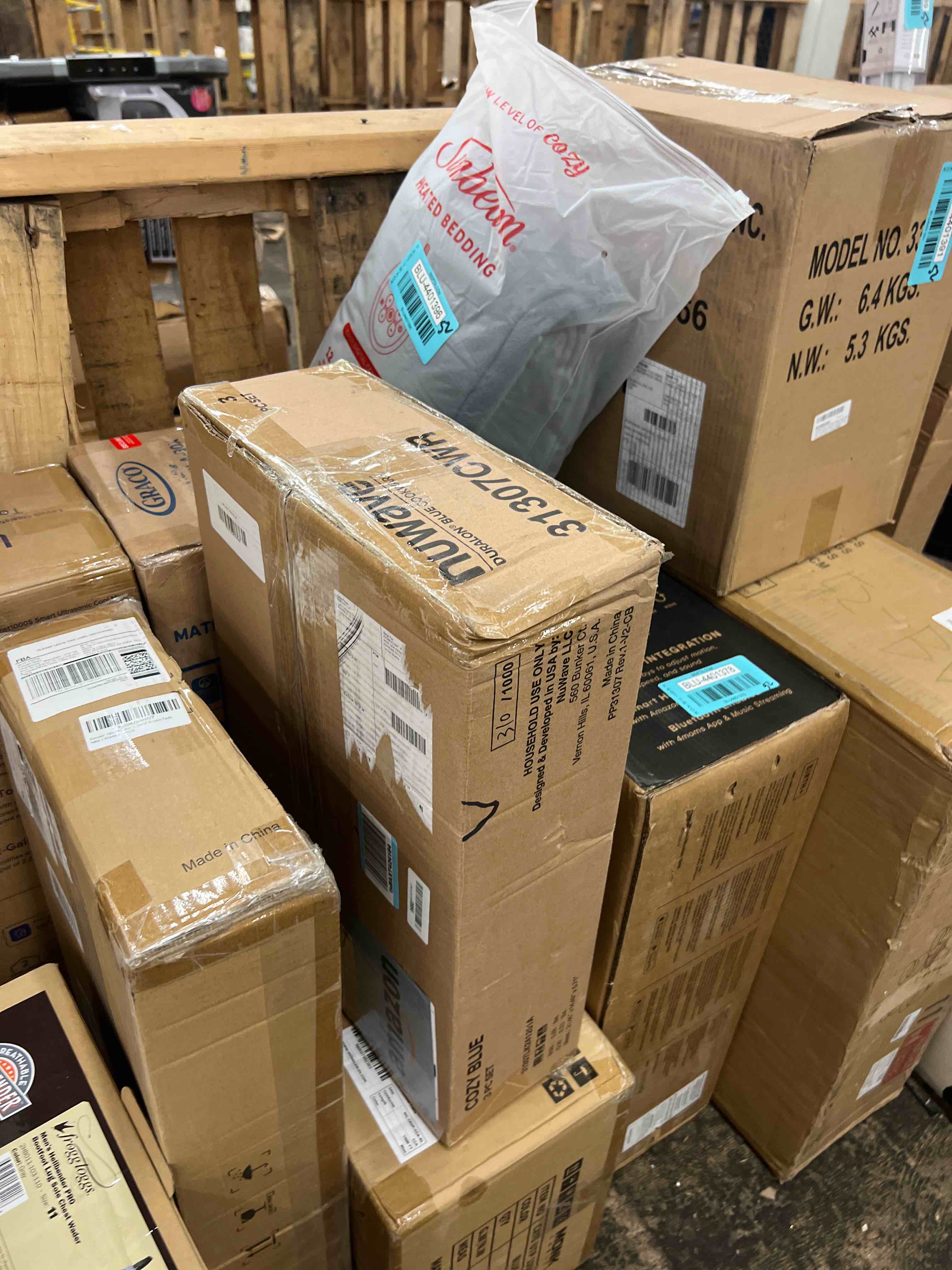 https://s3.amazonaws.com/lotting-images-prod/phillipi/BLU4401397_1752509872970.jpeg