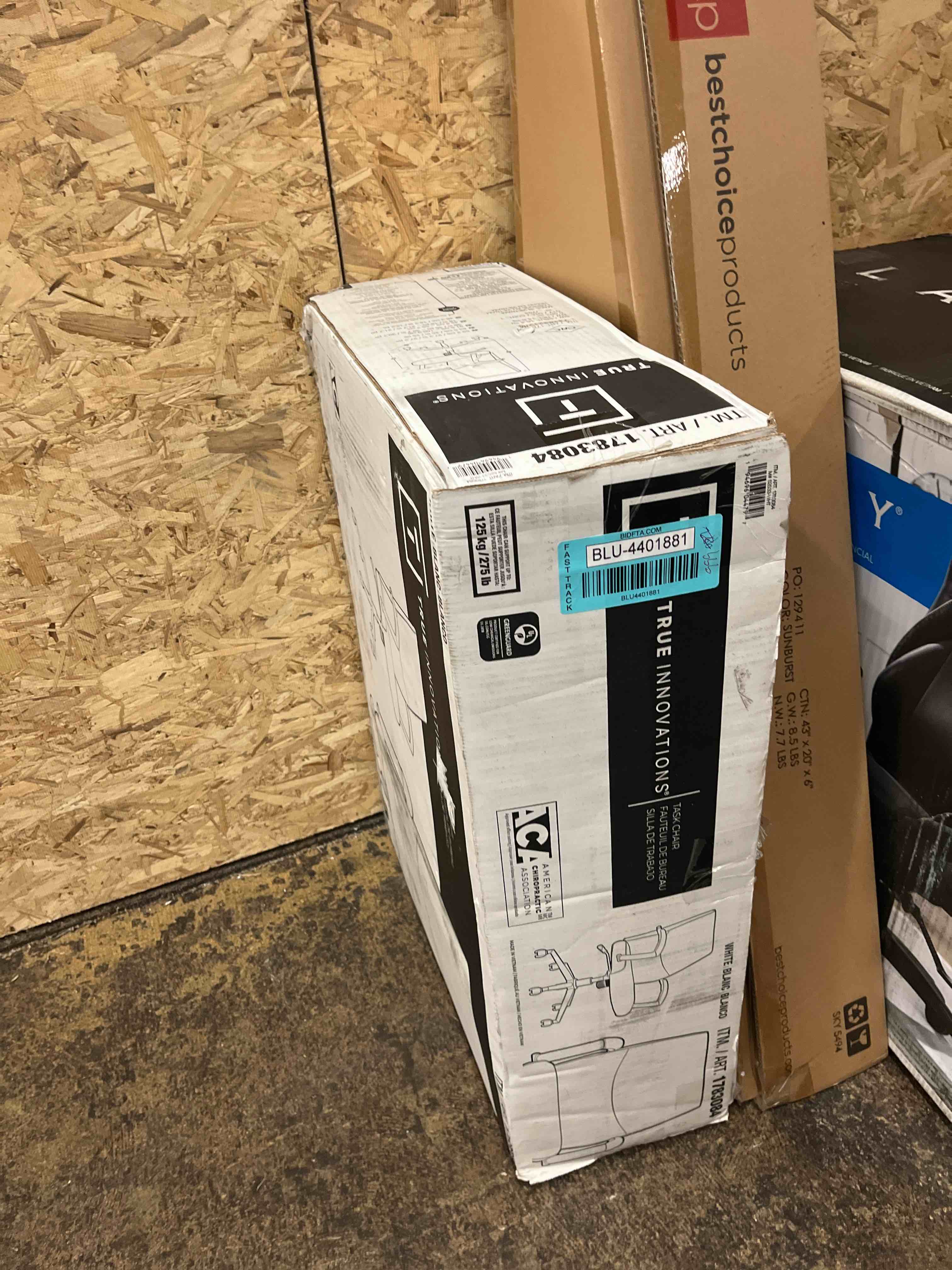 https://s3.amazonaws.com/lotting-images-prod/phillipi/BLU4401881_1751639017413.jpeg