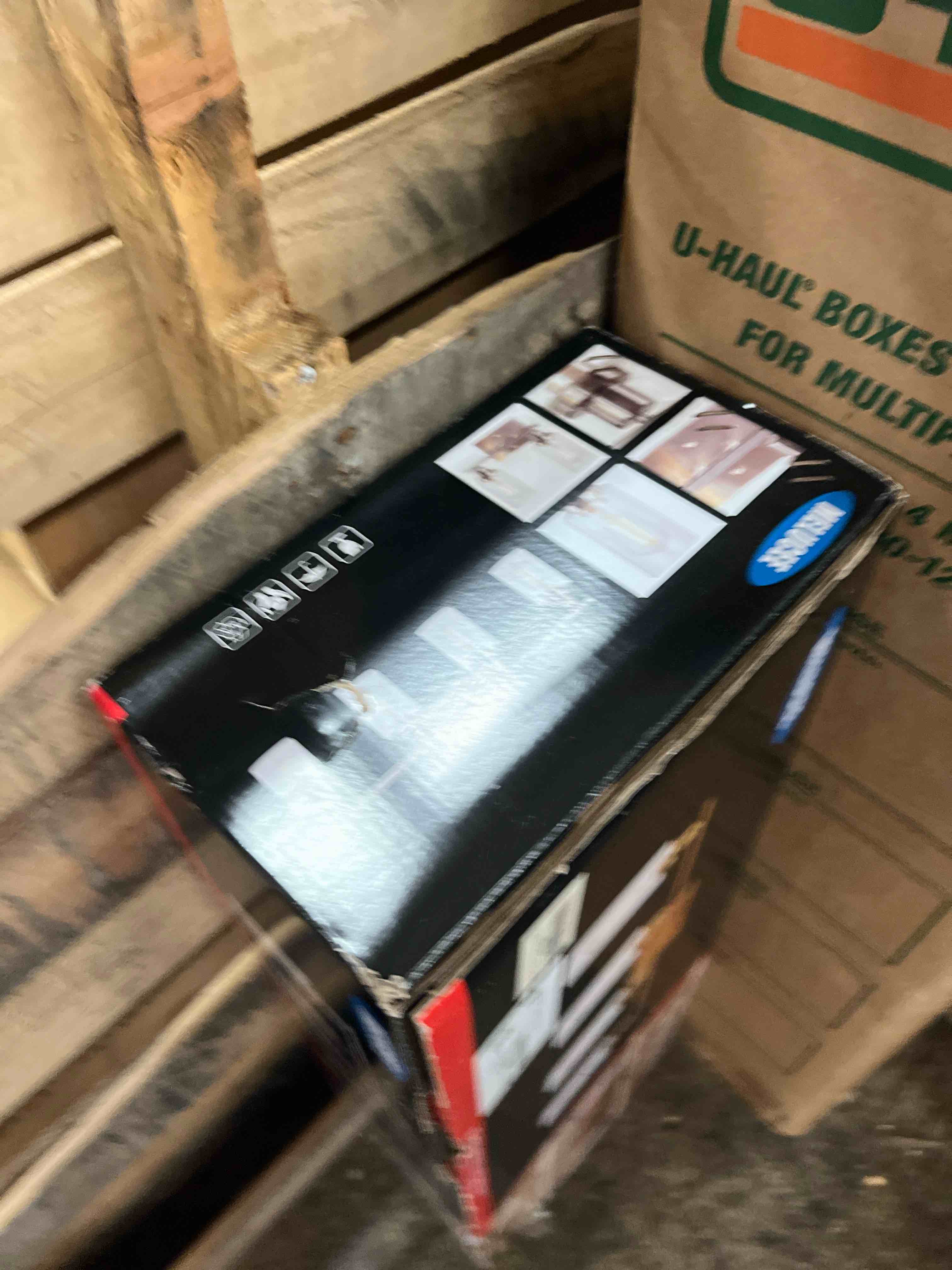 https://s3.amazonaws.com/lotting-images-prod/phillipi/BLU4401931_1751574094520.jpeg