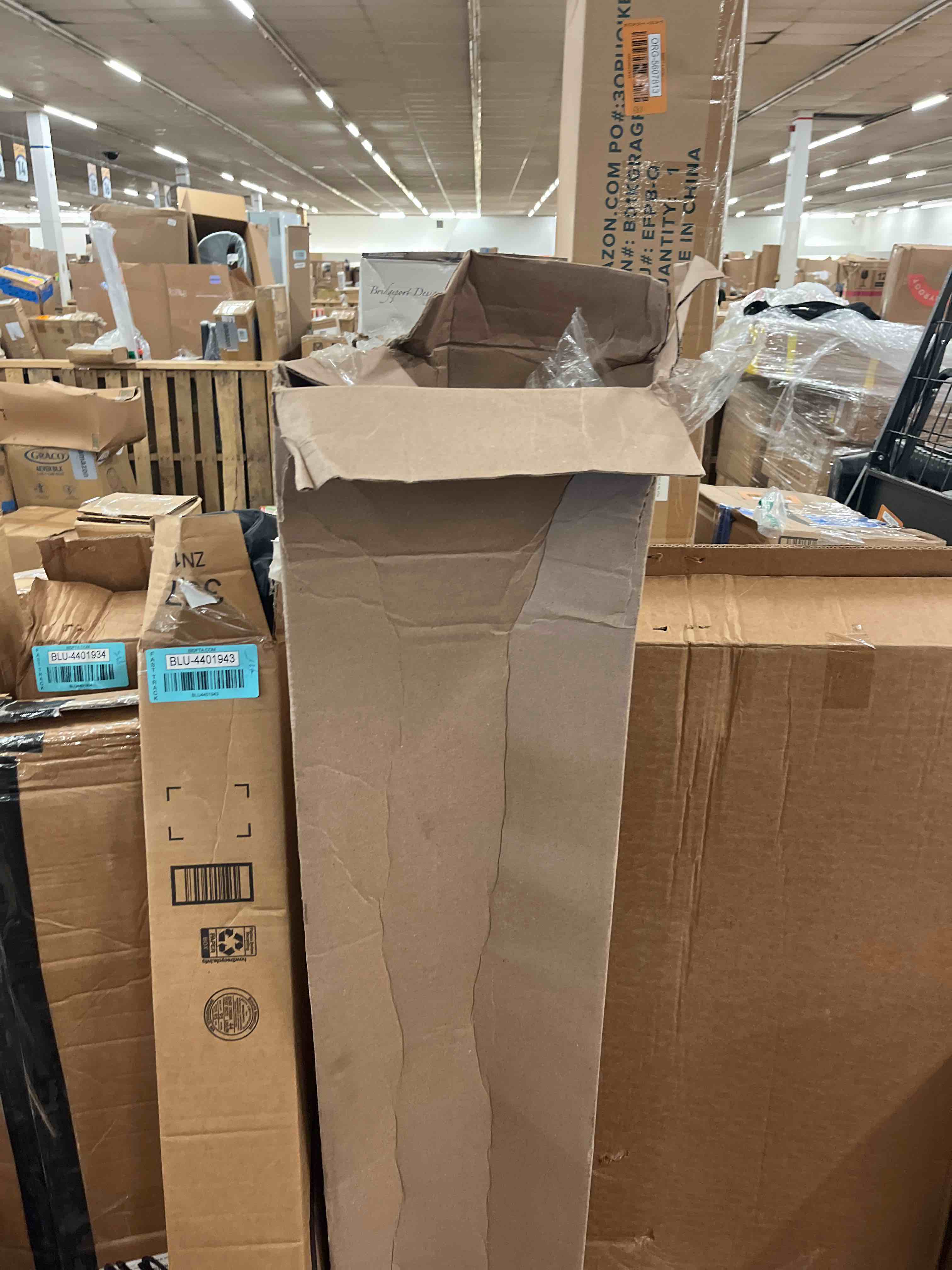 https://s3.amazonaws.com/lotting-images-prod/phillipi/BLU4401944_1751575089194.jpeg