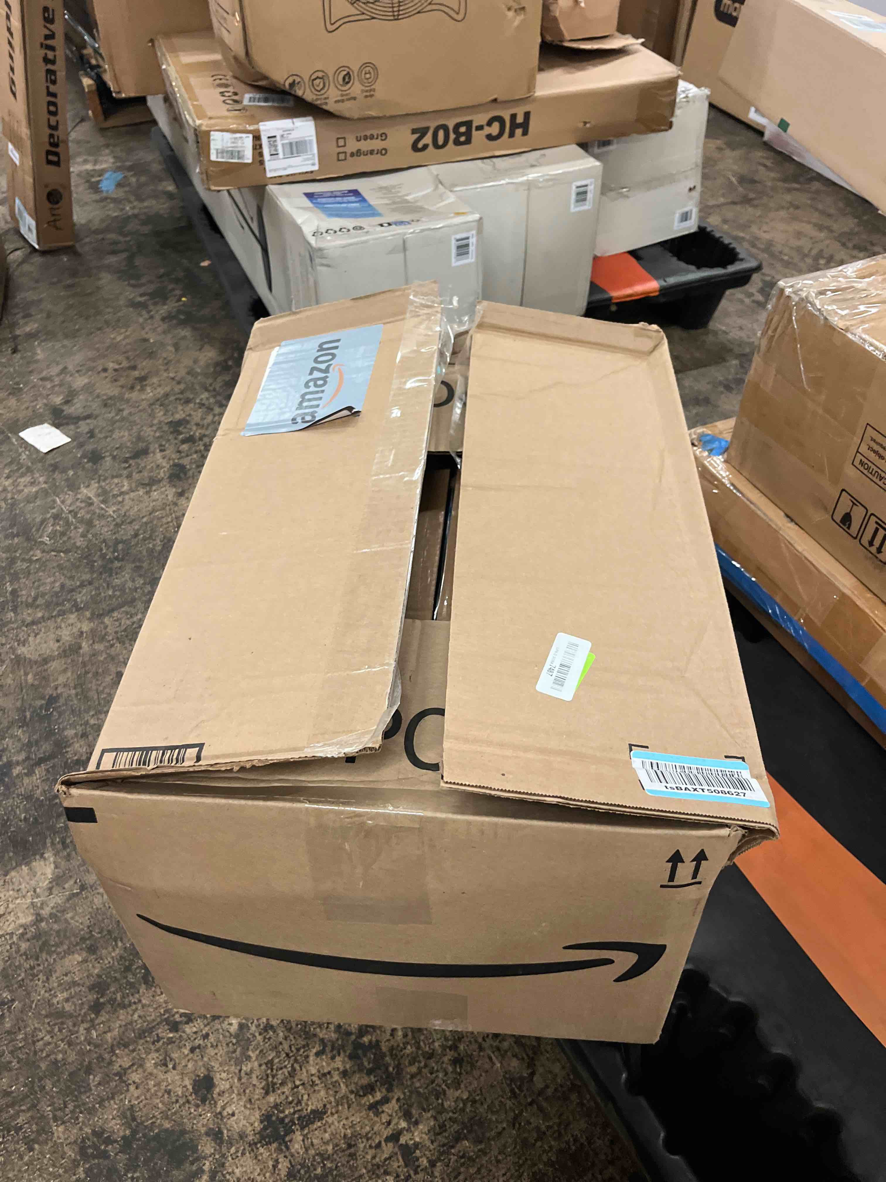 https://s3.amazonaws.com/lotting-images-prod/phillipi/BLU4401945_1751575629052.jpeg