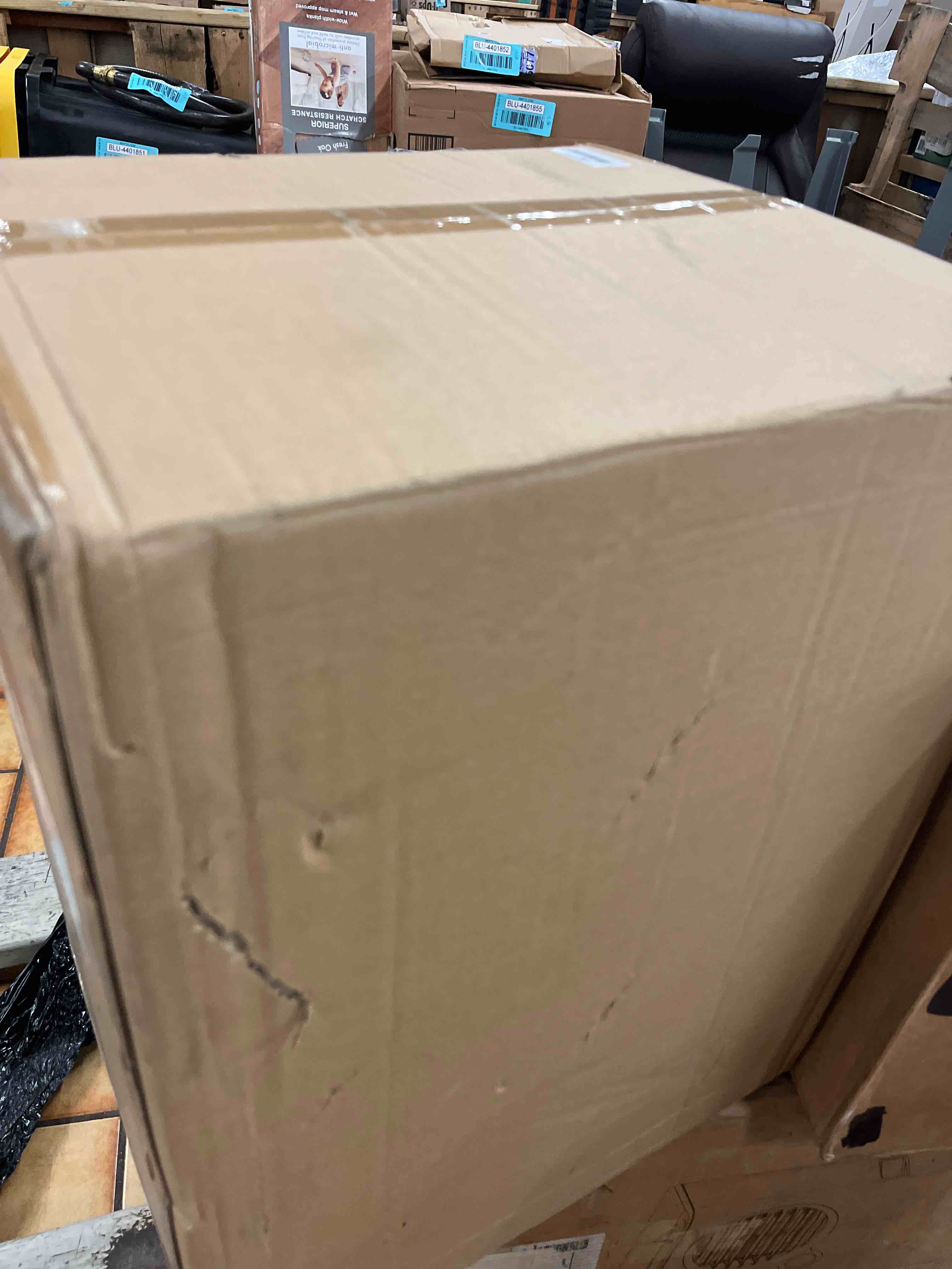 https://s3.amazonaws.com/lotting-images-prod/phillipi/BLU4401982_1751579694009.jpeg