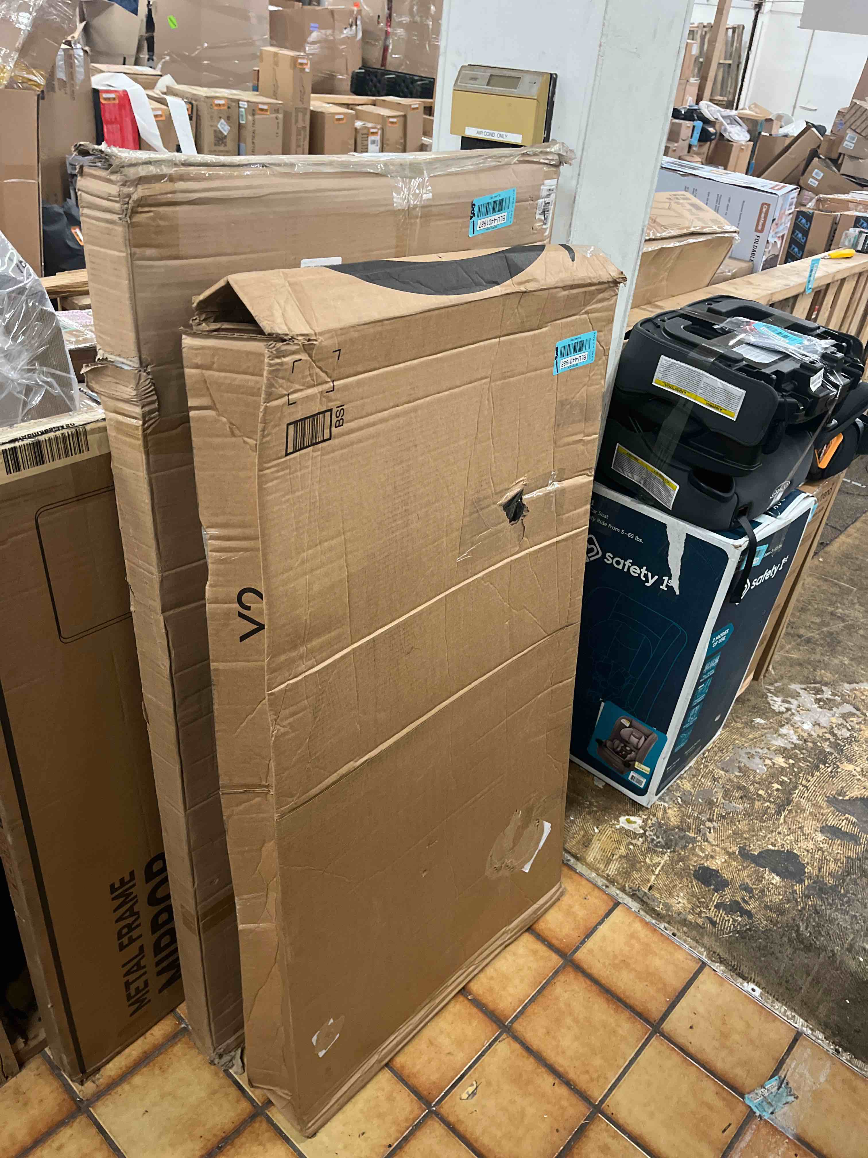 https://s3.amazonaws.com/lotting-images-prod/phillipi/BLU4401988_1752249681628.jpeg