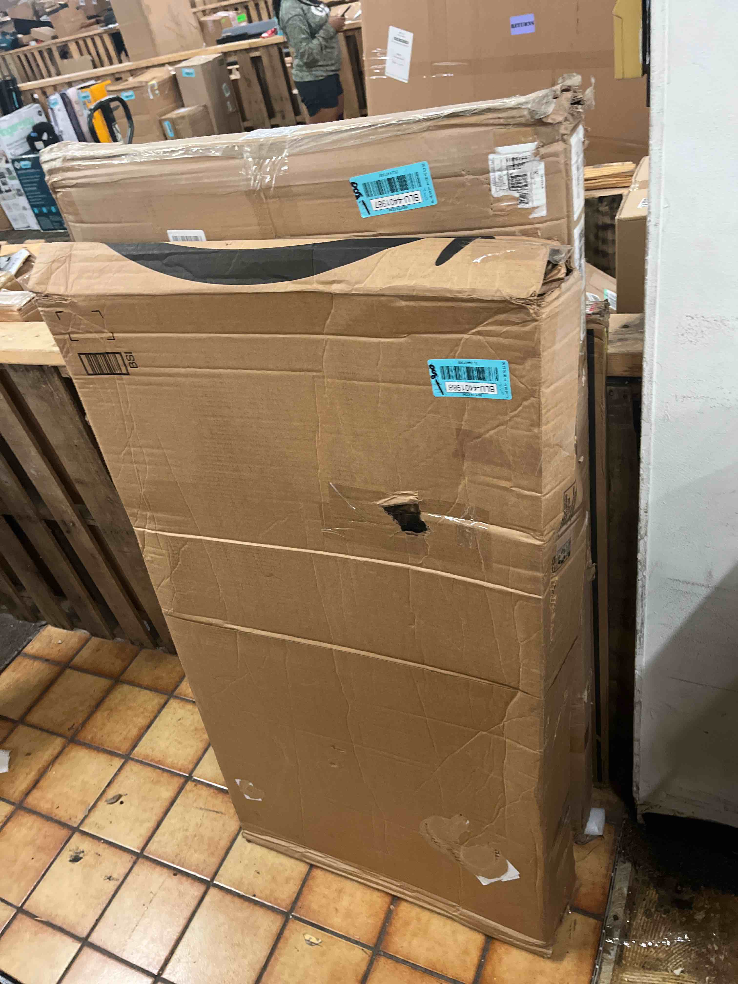 https://s3.amazonaws.com/lotting-images-prod/phillipi/BLU4401988_1752249688103.jpeg