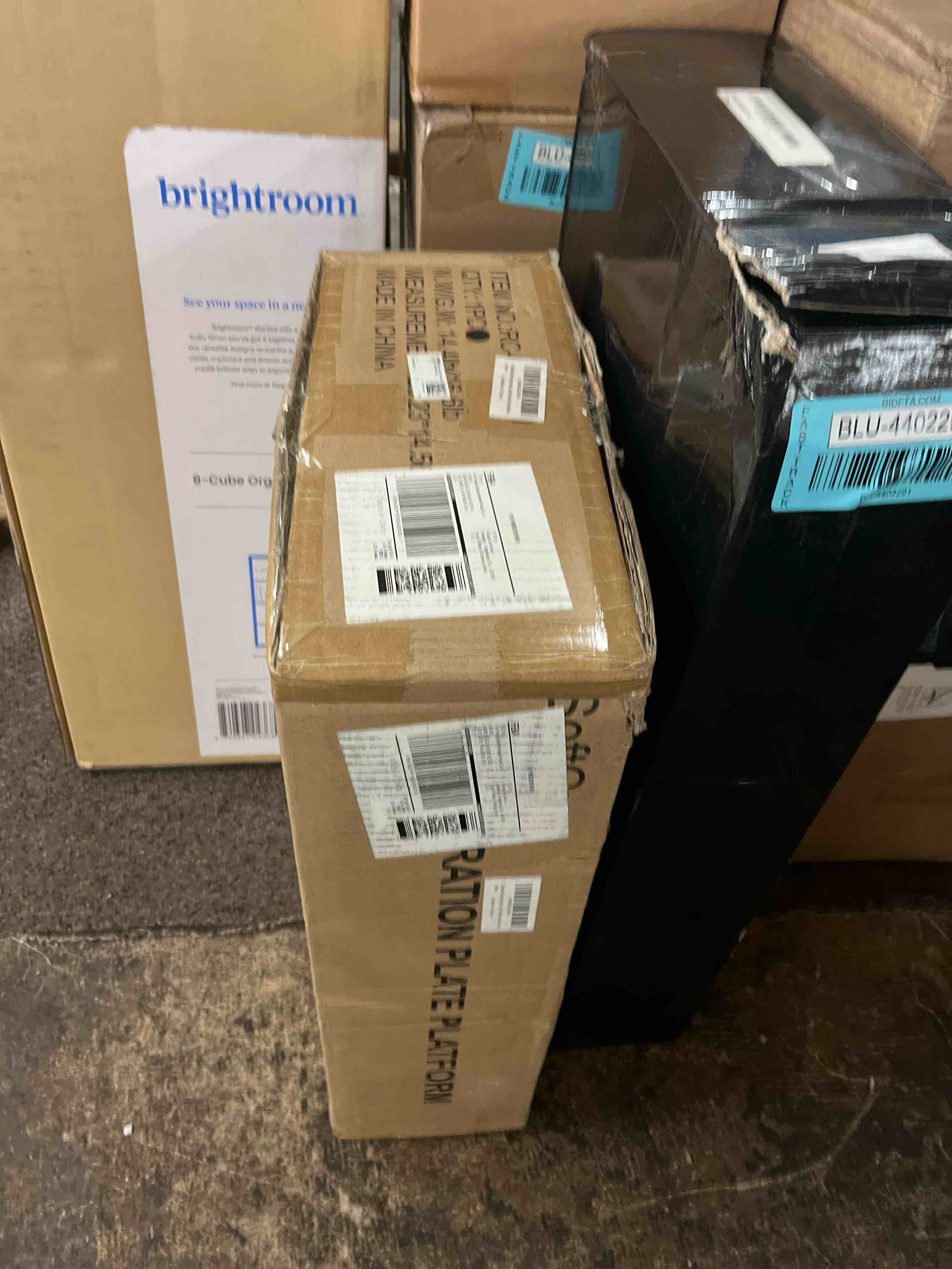 https://s3.amazonaws.com/lotting-images-prod/phillipi/BLU4402275_1751931893754.jpeg