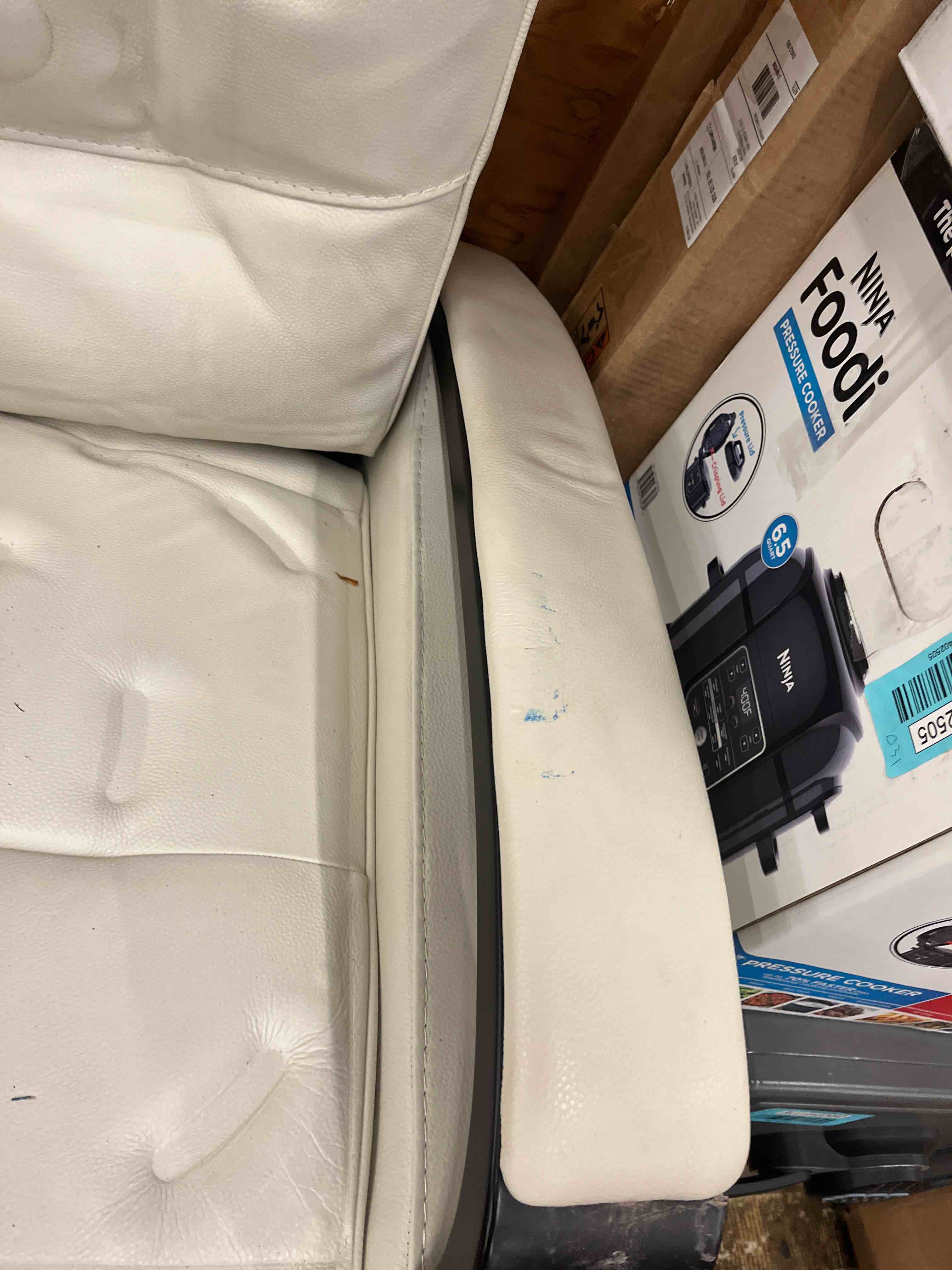 https://s3.amazonaws.com/lotting-images-prod/phillipi/BLU4402491_1752167793836.jpeg