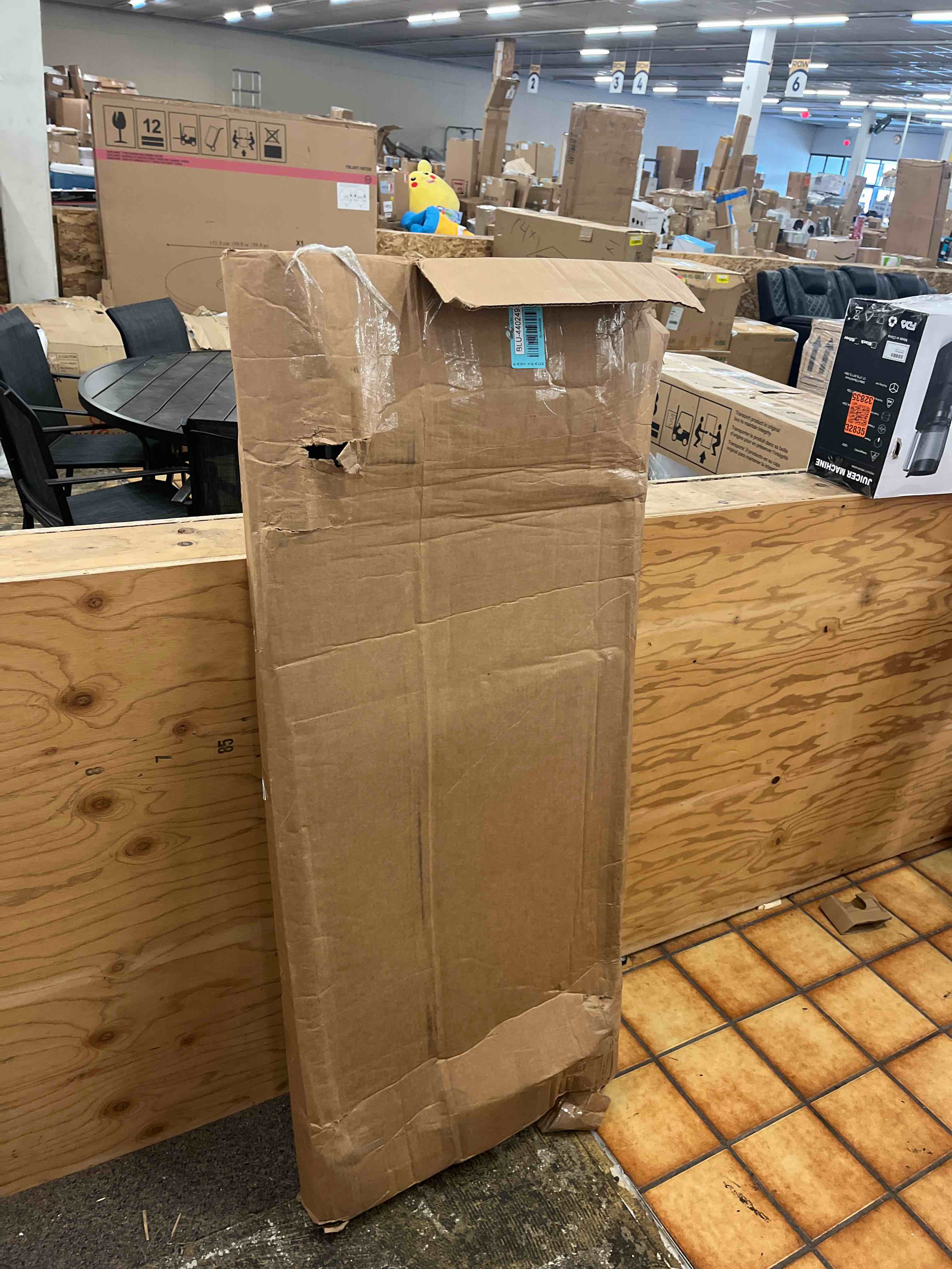 https://s3.amazonaws.com/lotting-images-prod/phillipi/BLU4402493_1752166802437.jpeg