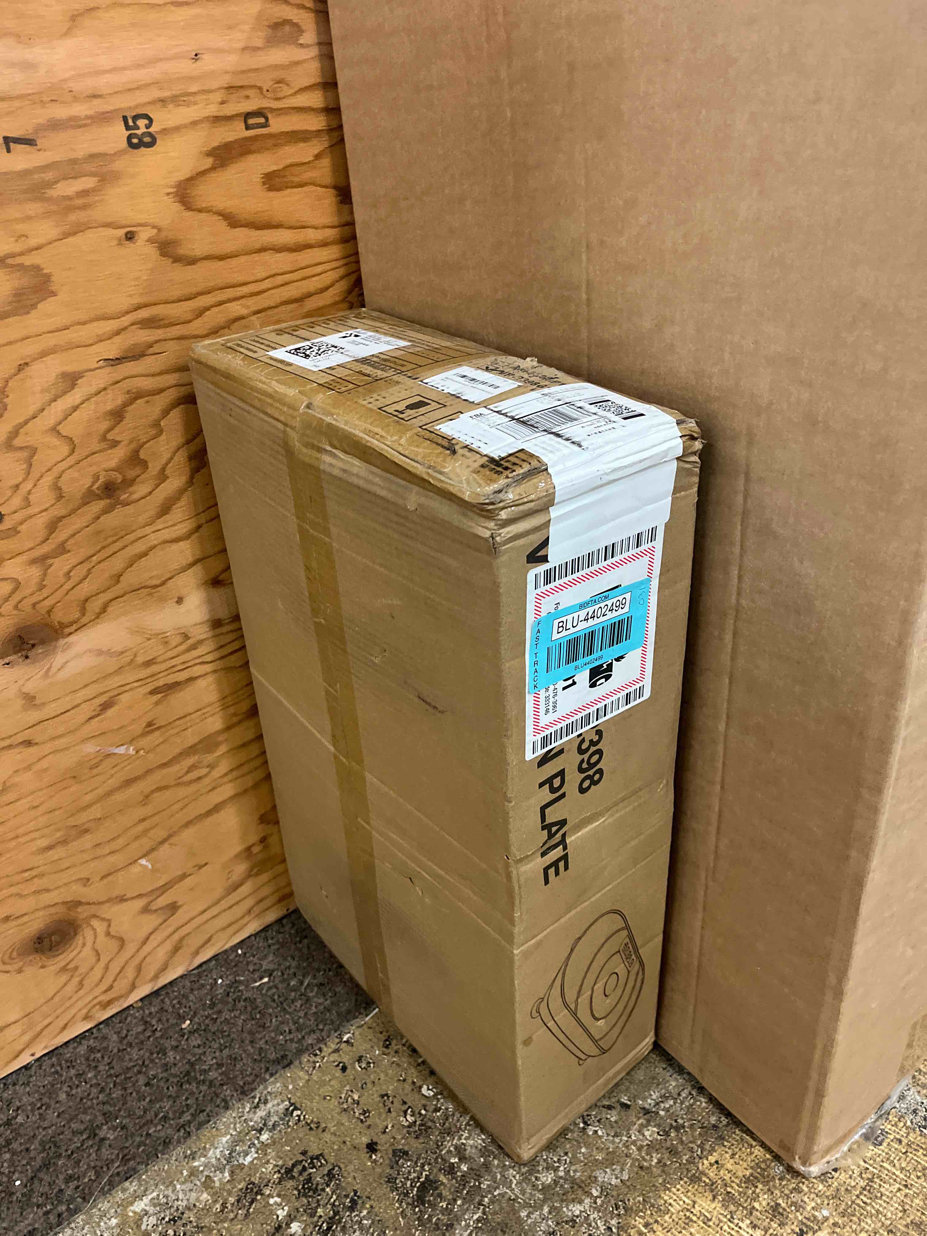 https://s3.amazonaws.com/lotting-images-prod/phillipi/BLU4402499_1752165551471.jpeg