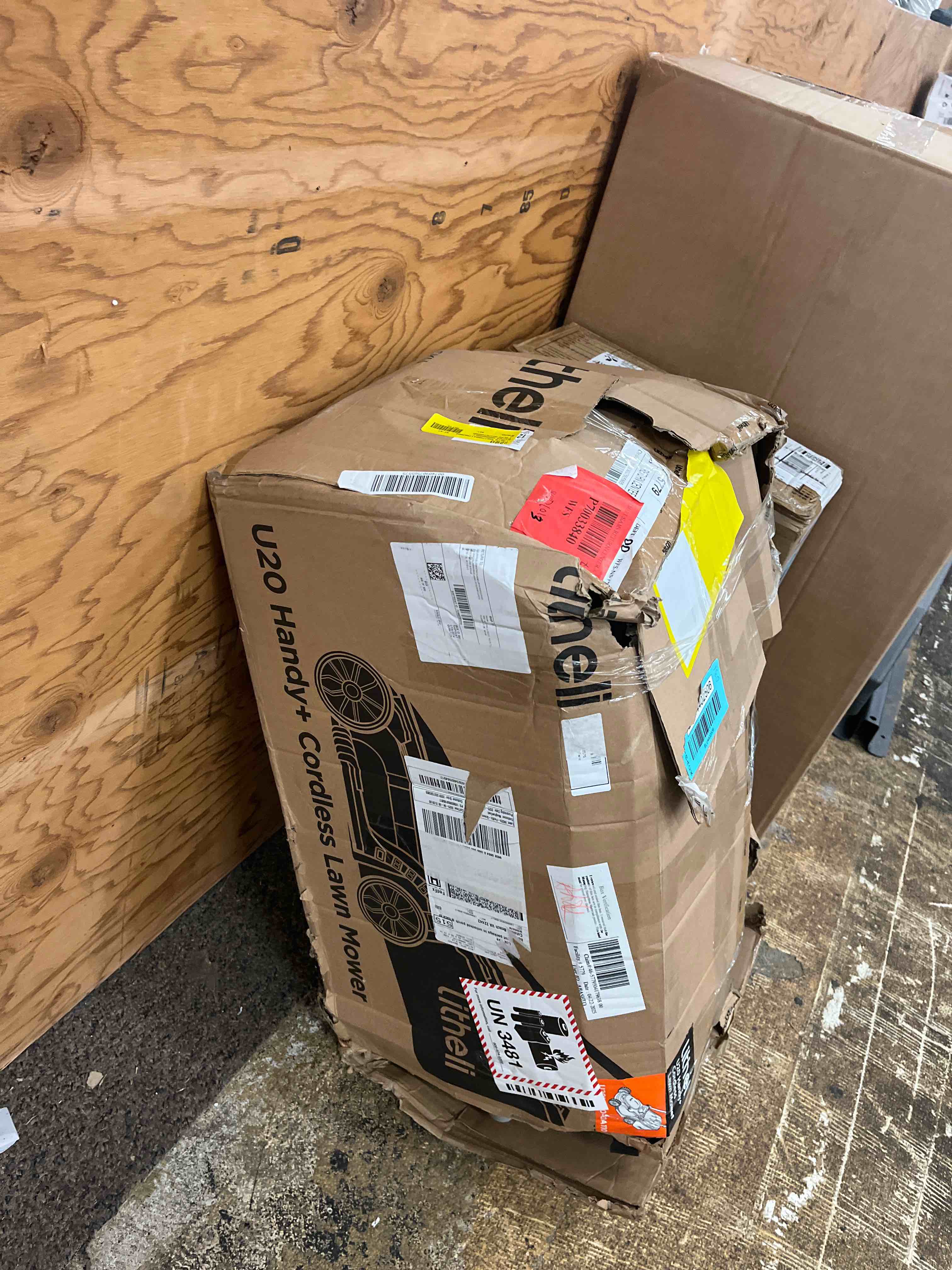 https://s3.amazonaws.com/lotting-images-prod/phillipi/BLU4402506_1752166156314.jpeg