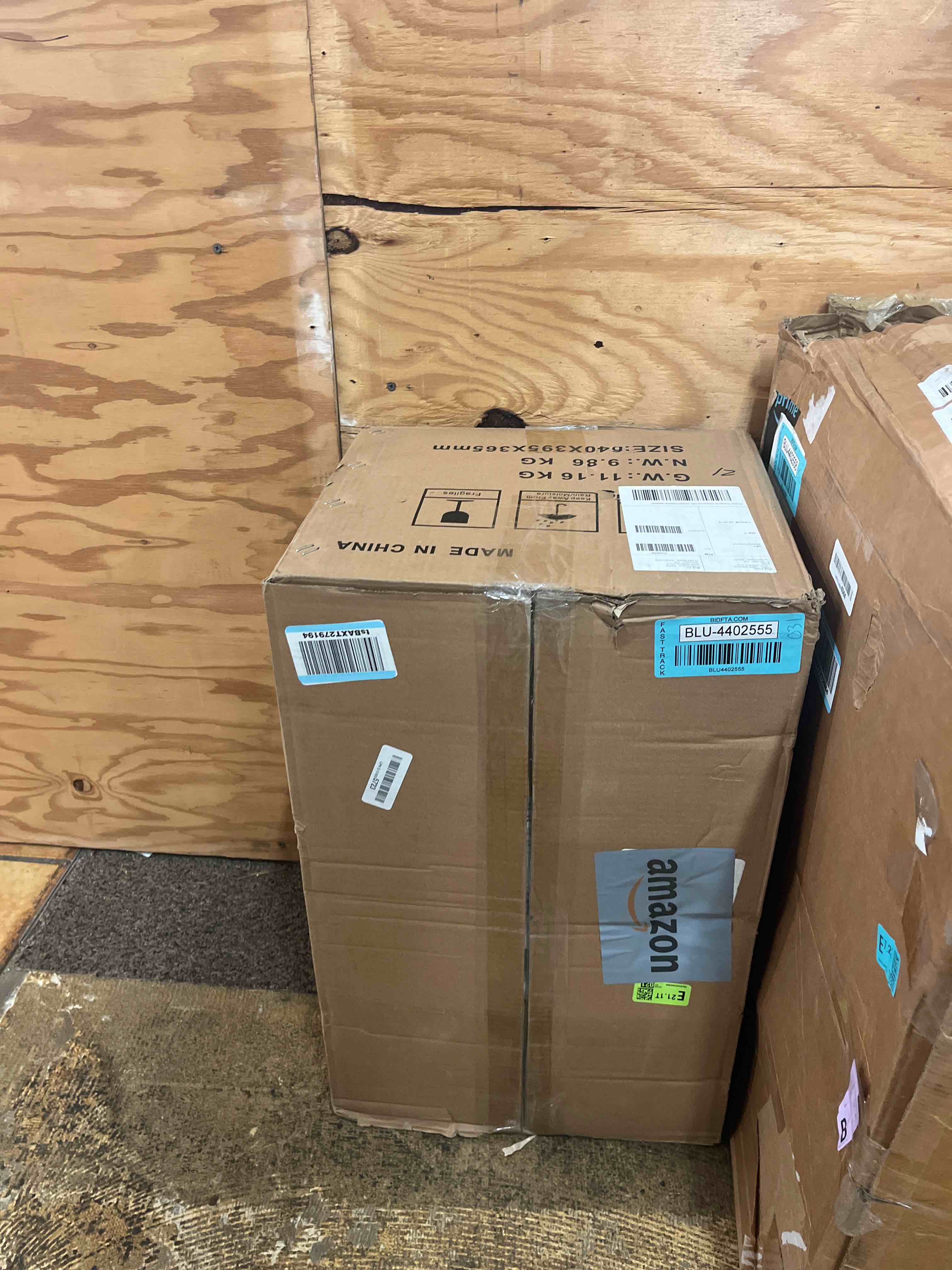 https://s3.amazonaws.com/lotting-images-prod/phillipi/BLU4402555_1752180314028.jpeg