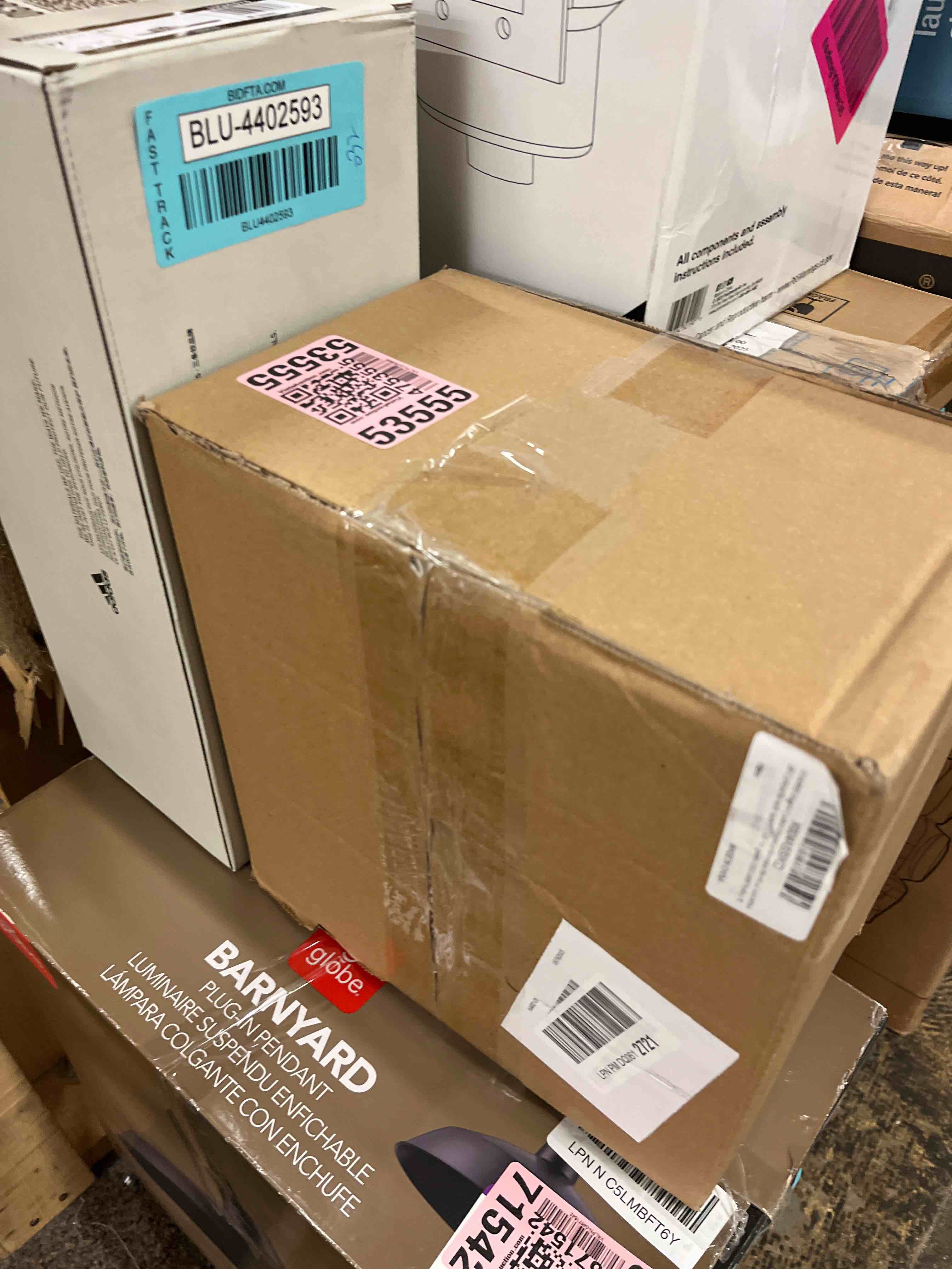 https://s3.amazonaws.com/lotting-images-prod/phillipi/BLU4402595_1752163598124.jpeg