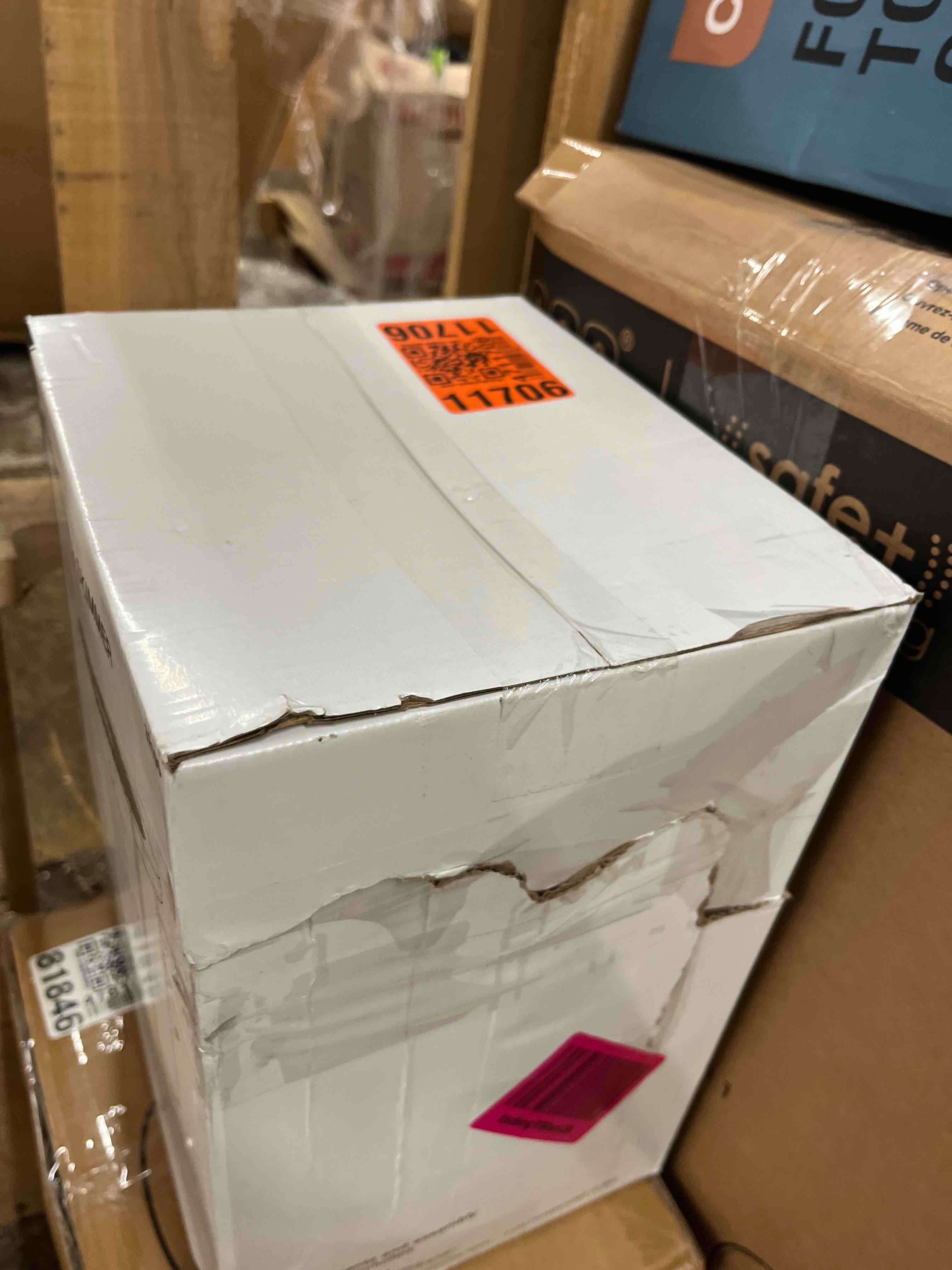 https://s3.amazonaws.com/lotting-images-prod/phillipi/BLU4402603_1752163157252.jpeg
