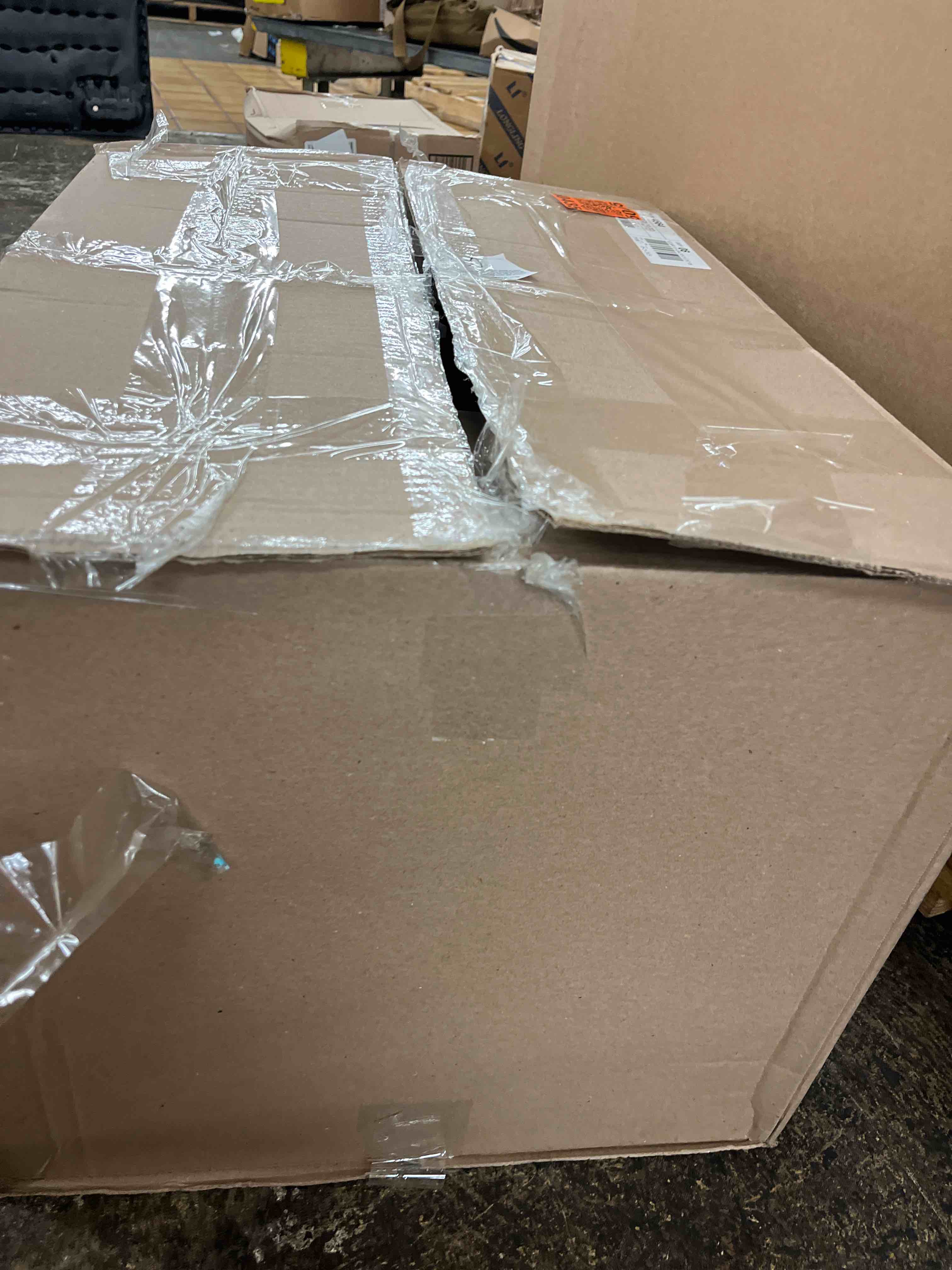 https://s3.amazonaws.com/lotting-images-prod/phillipi/BLU4402623_1752167020701.jpeg