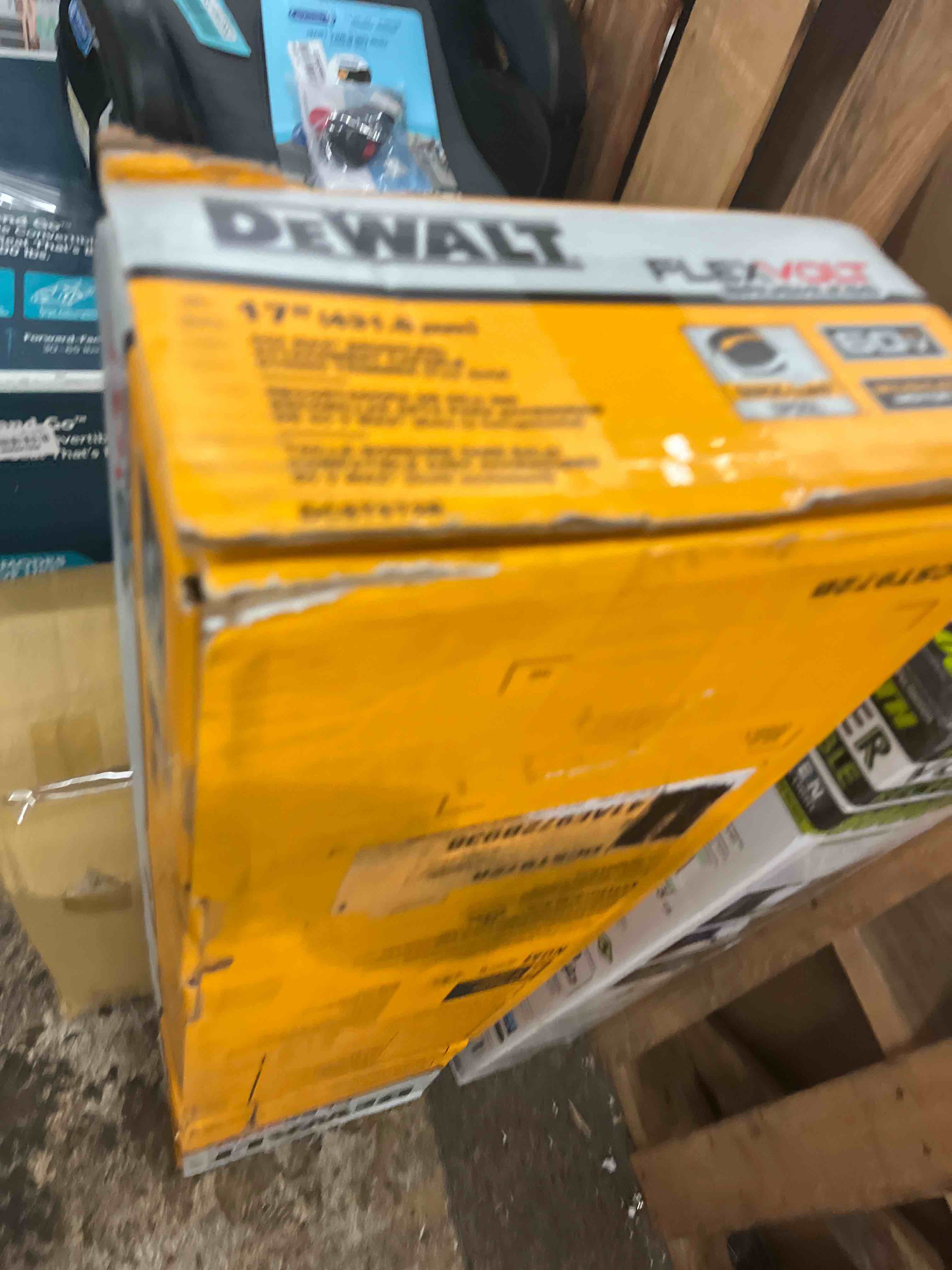 https://s3.amazonaws.com/lotting-images-prod/phillipi/BLU4402656_1752248358387.jpeg