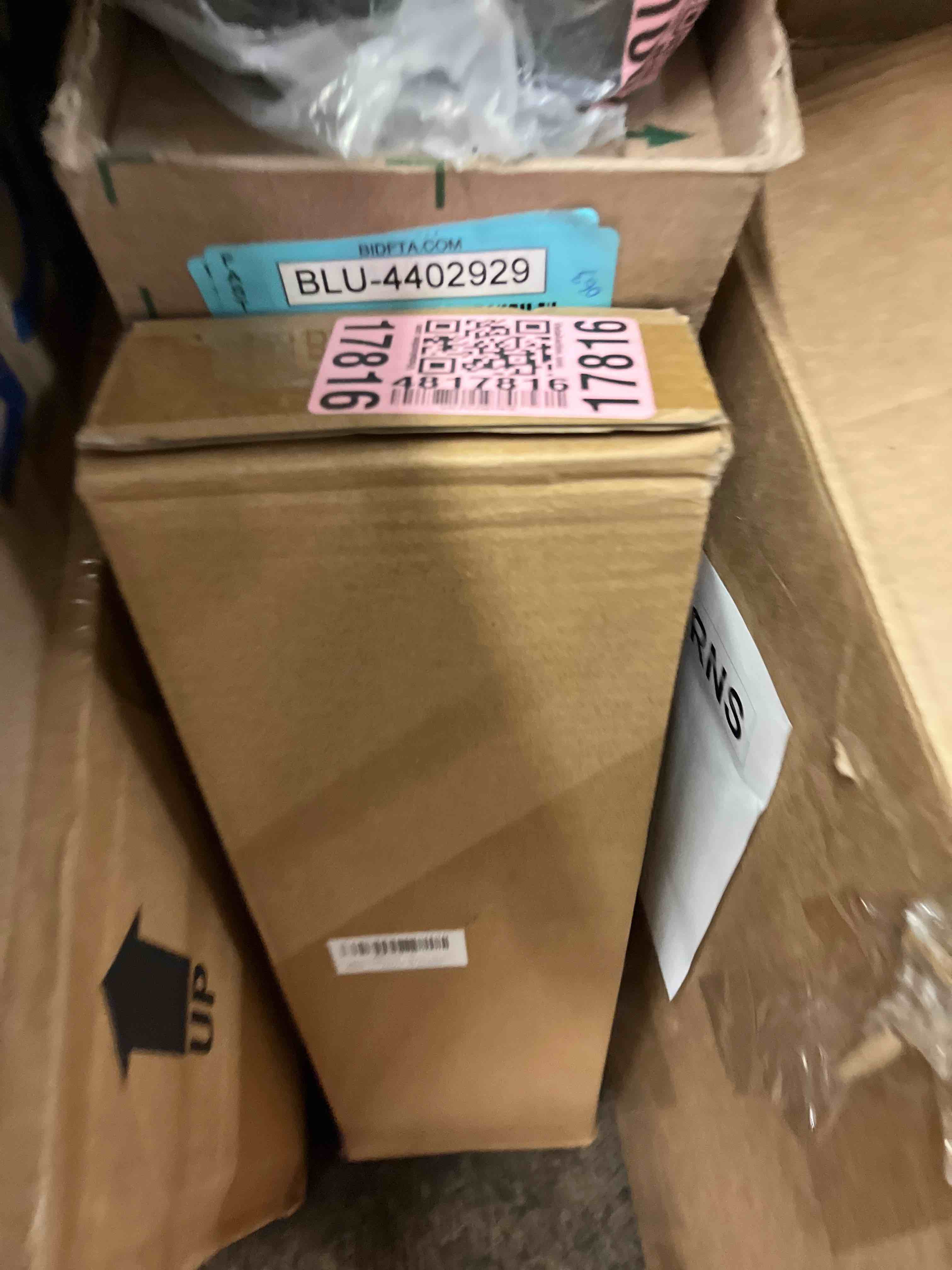https://s3.amazonaws.com/lotting-images-prod/phillipi/BLU4402928_1752616243745.jpeg