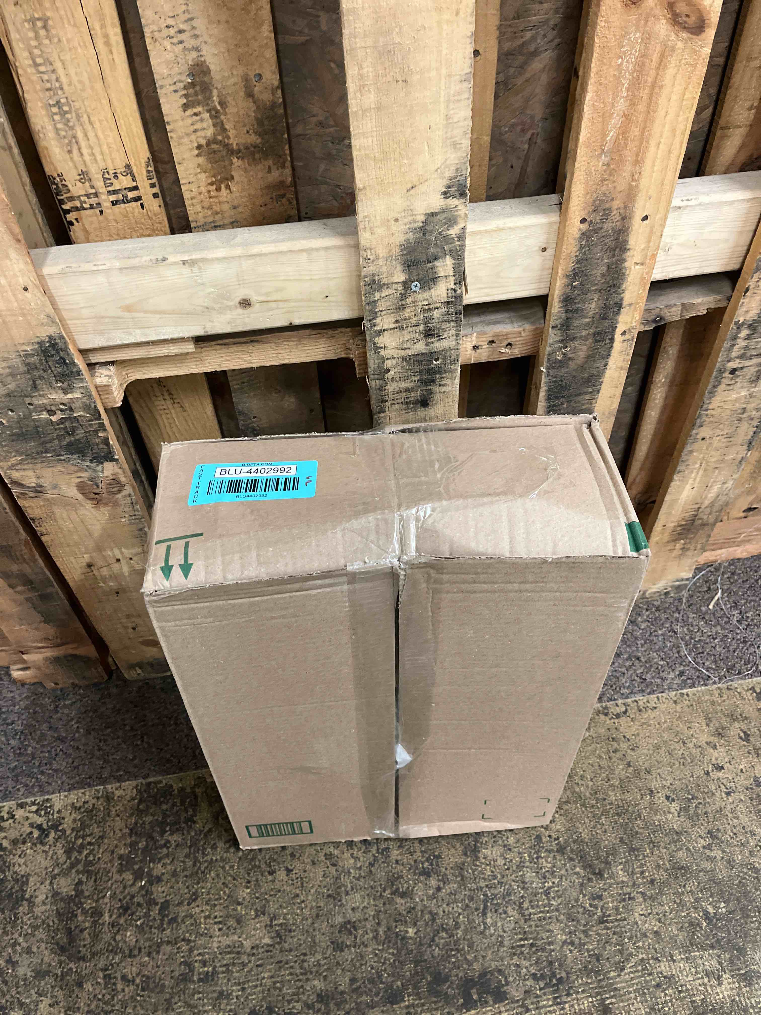 https://s3.amazonaws.com/lotting-images-prod/phillipi/BLU4402984_1747771725450.jpeg