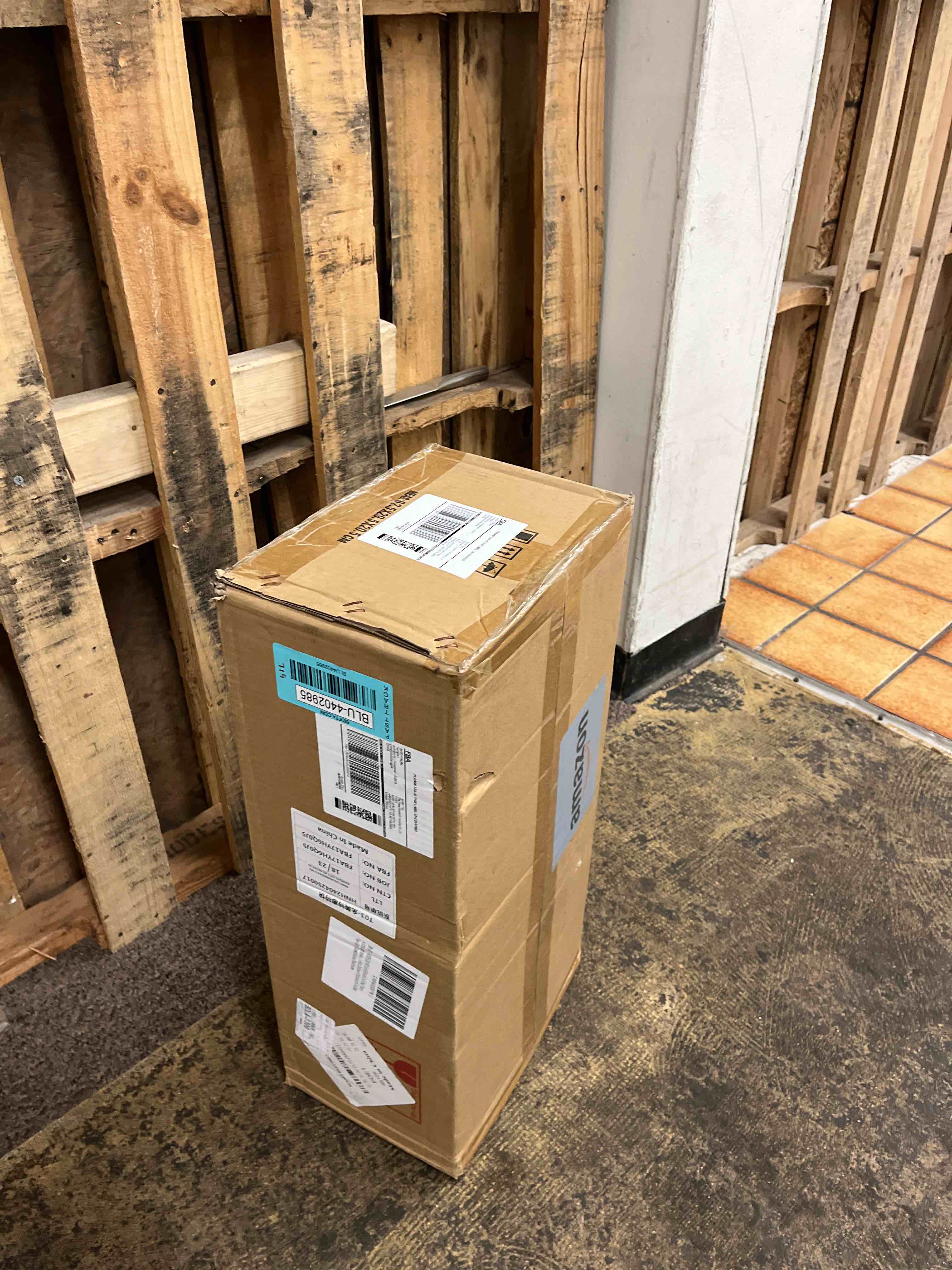 https://s3.amazonaws.com/lotting-images-prod/phillipi/BLU4402985_1747771608330.jpeg
