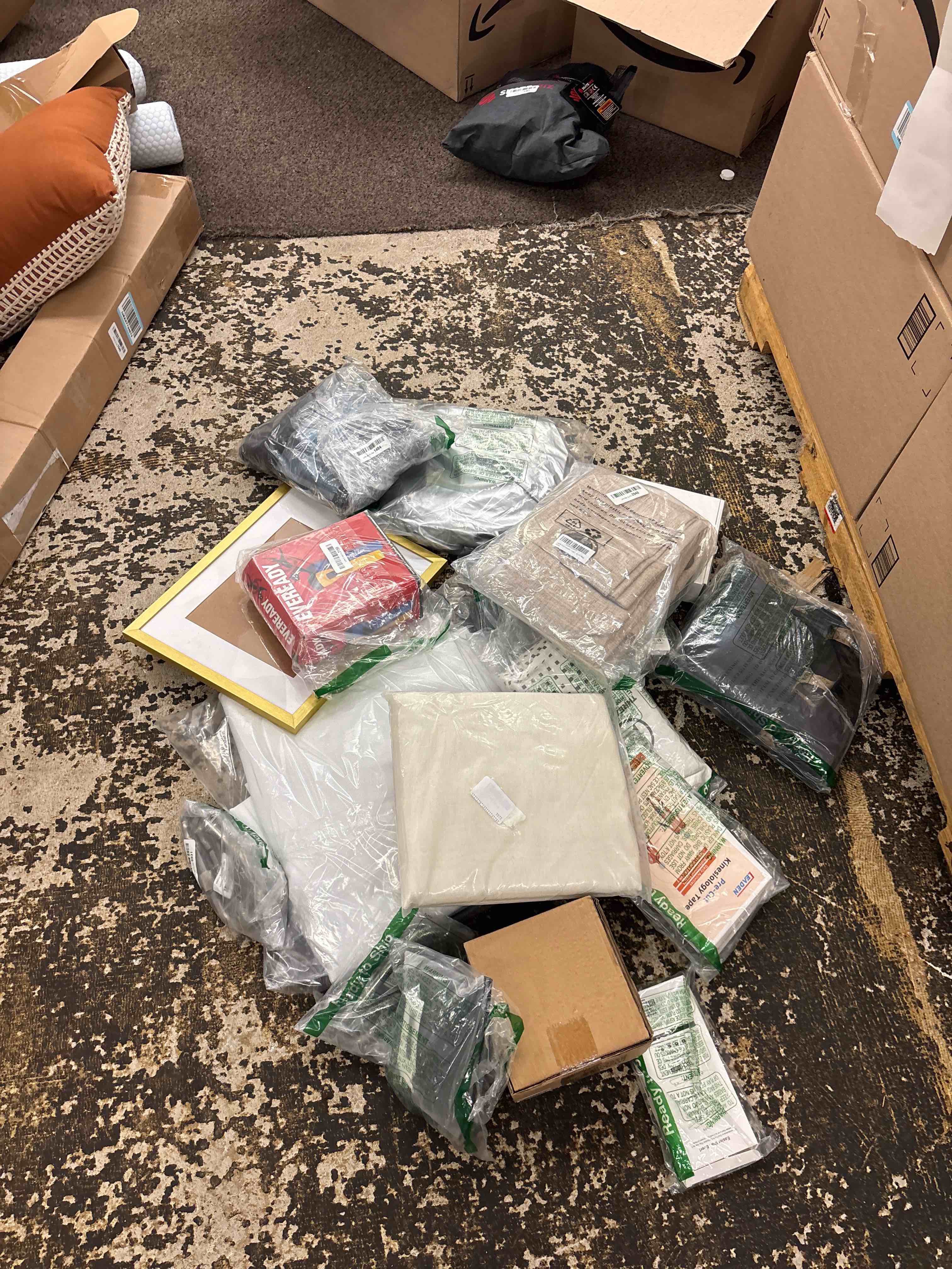 https://s3.amazonaws.com/lotting-images-prod/phillipi/BLU4404195_1752812467695.jpeg
