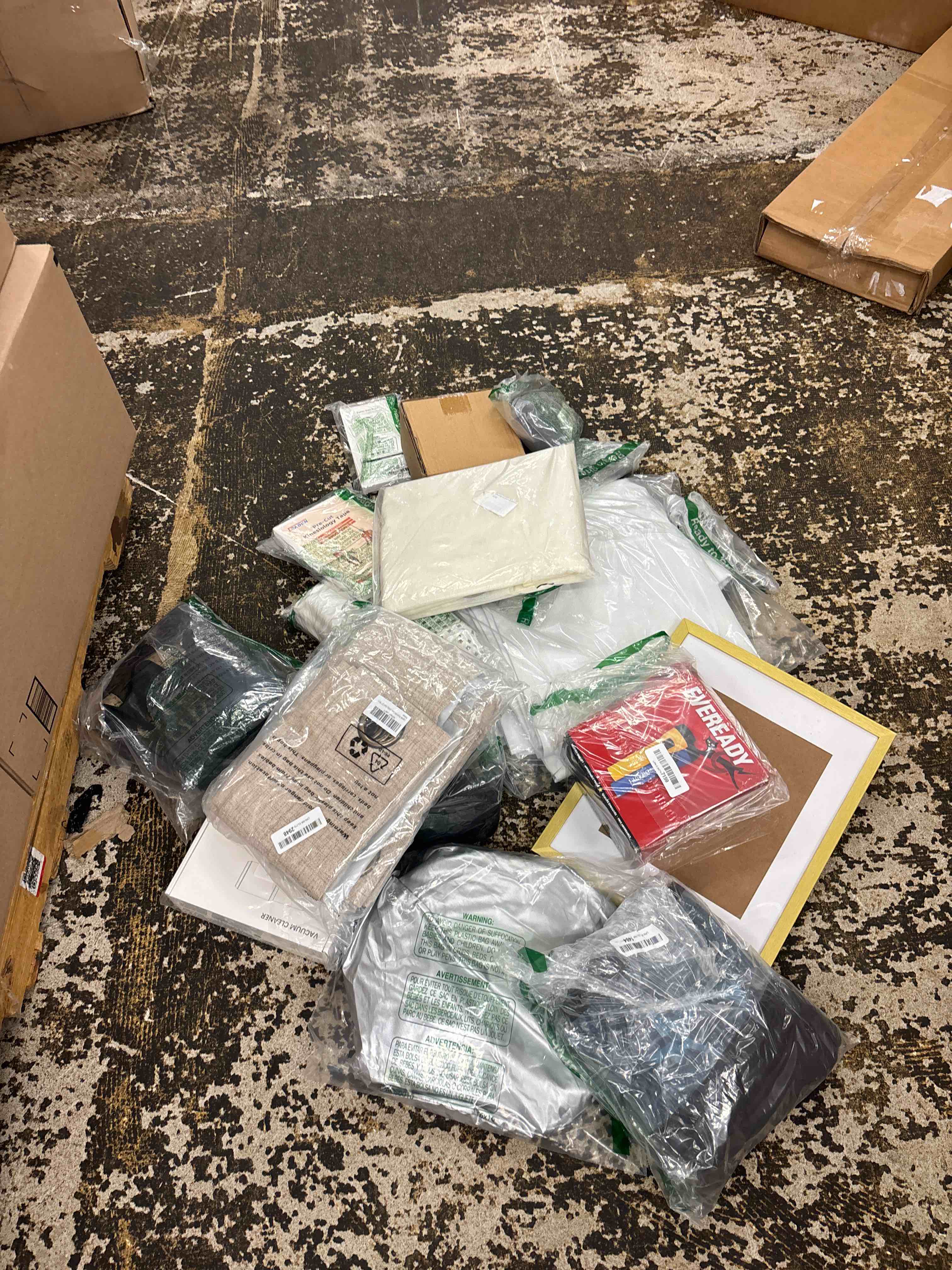 https://s3.amazonaws.com/lotting-images-prod/phillipi/BLU4404195_1752812472236.jpeg