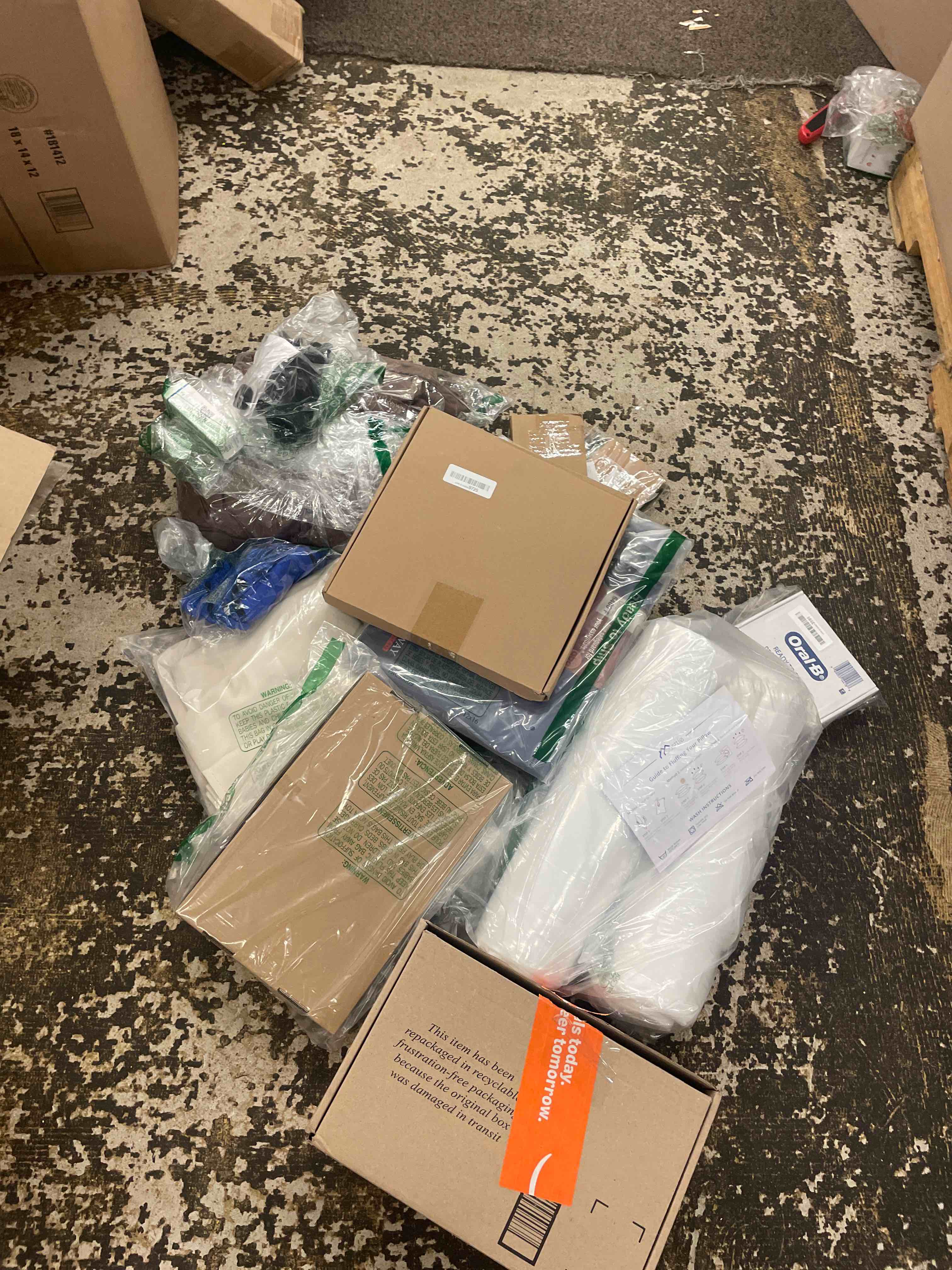 https://s3.amazonaws.com/lotting-images-prod/phillipi/BLU4404200_1752652516654.jpeg