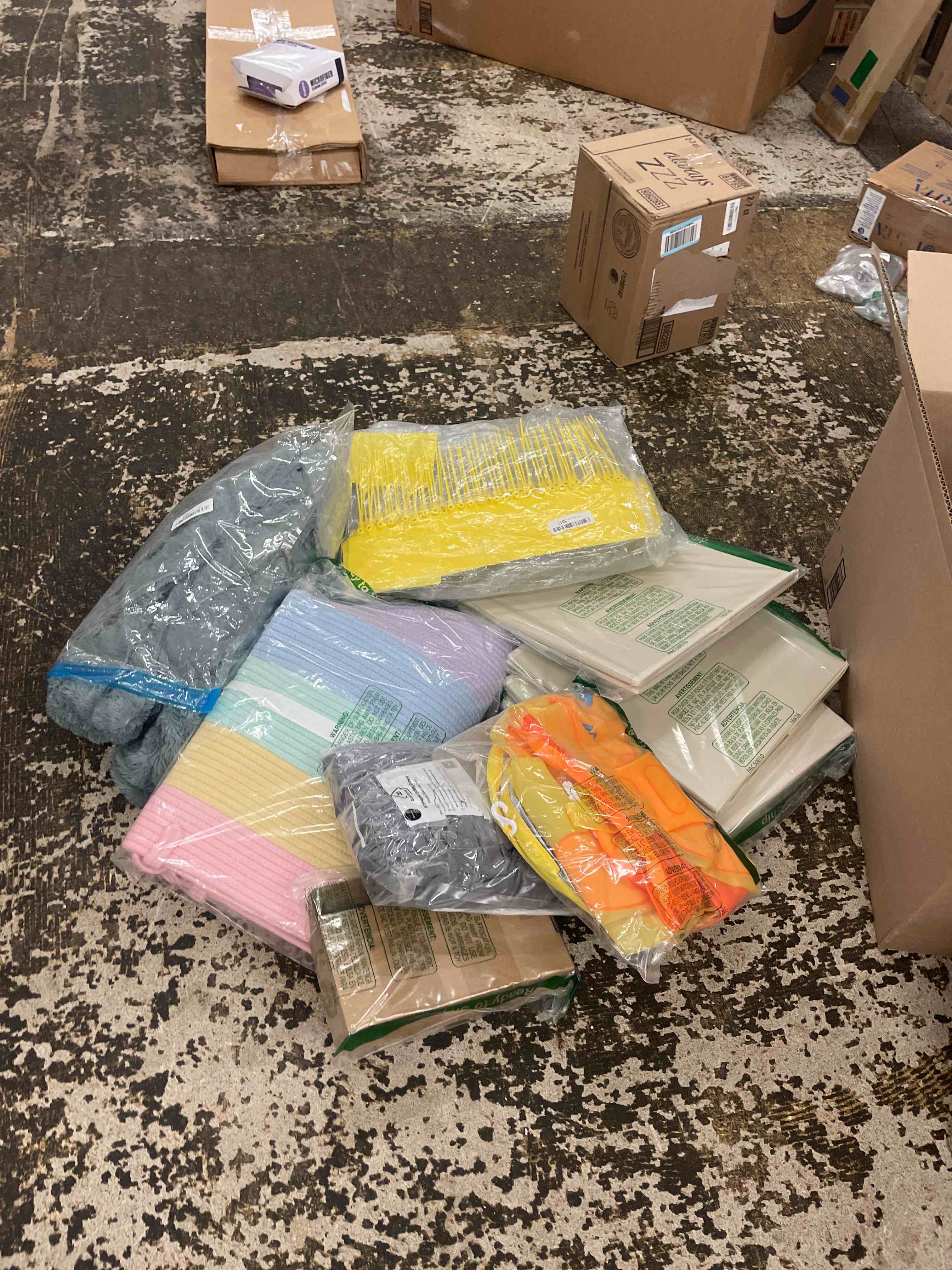 https://s3.amazonaws.com/lotting-images-prod/phillipi/BLU4404202_1752652063821.jpeg