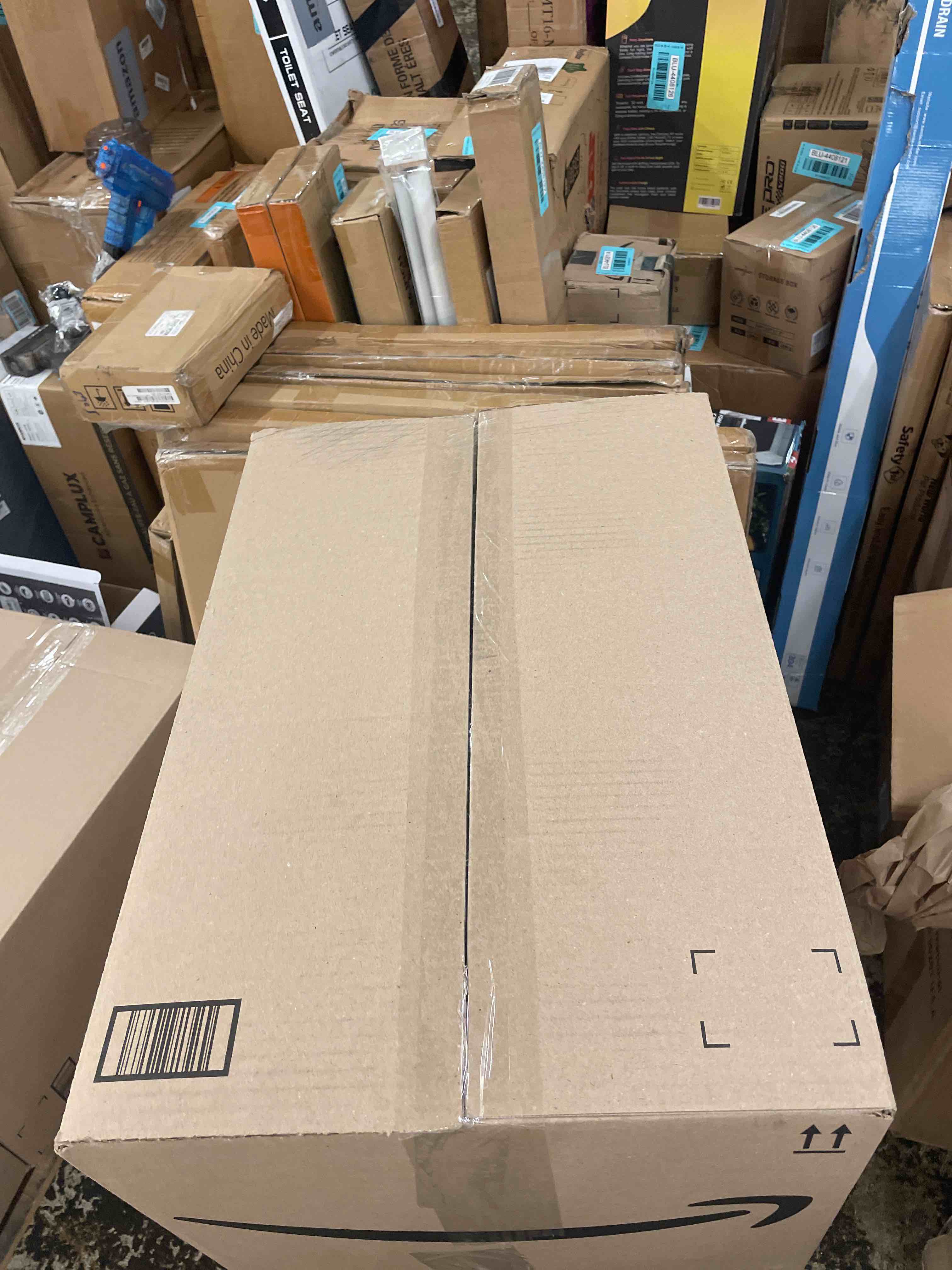 https://s3.amazonaws.com/lotting-images-prod/phillipi/BLU4404203_1752651886763.jpeg