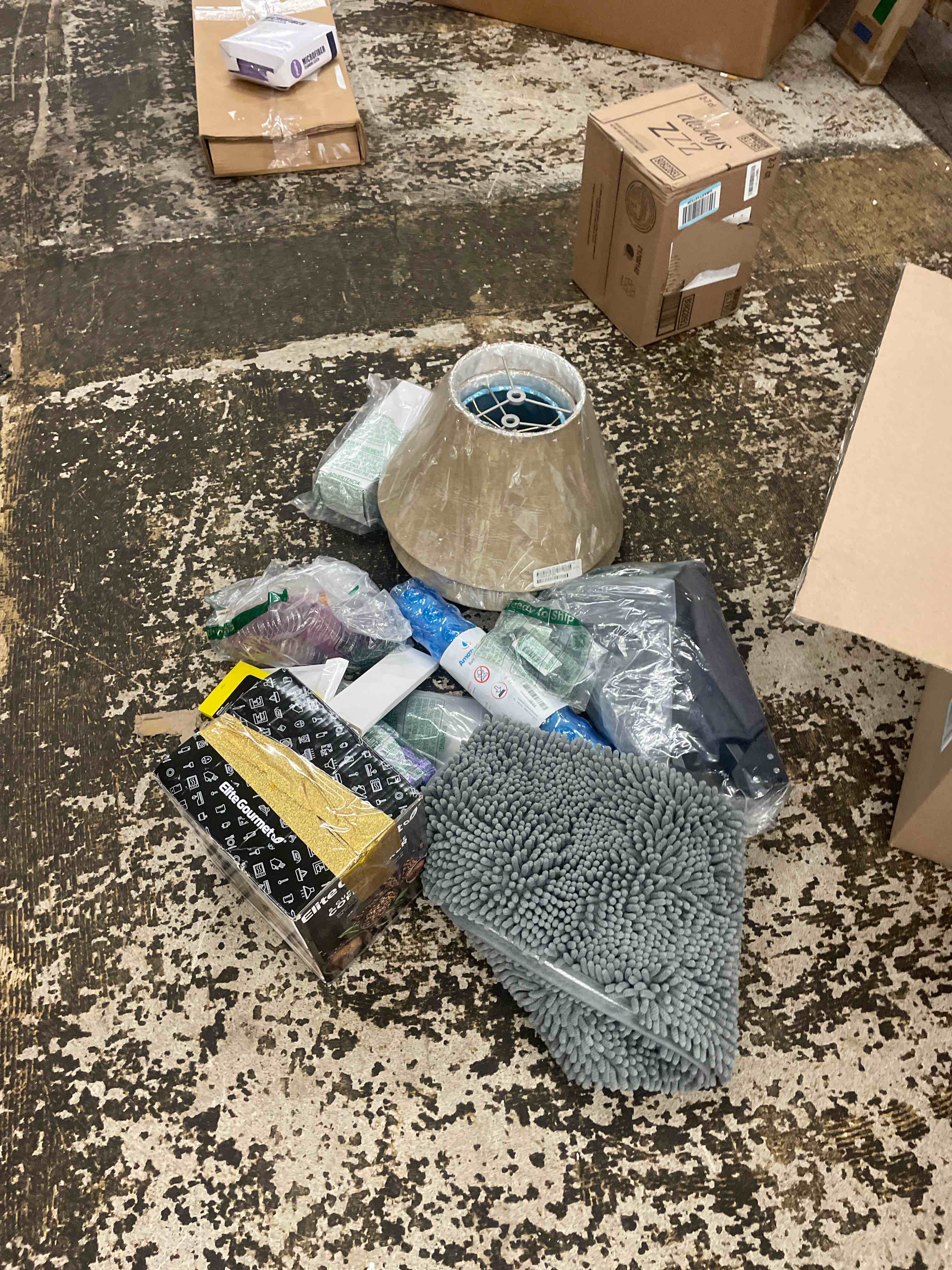 https://s3.amazonaws.com/lotting-images-prod/phillipi/BLU4404204_1752651597246.jpeg