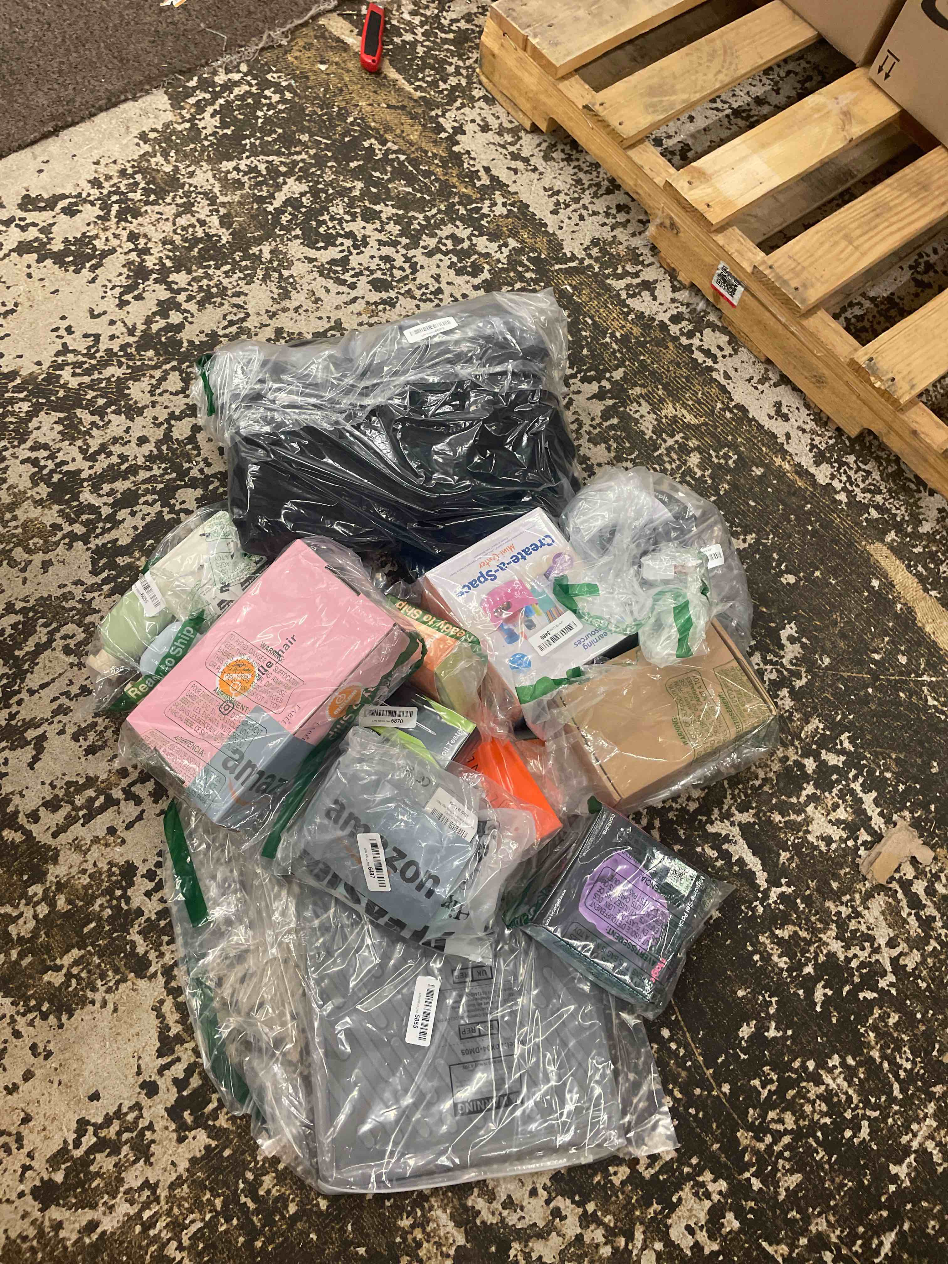 https://s3.amazonaws.com/lotting-images-prod/phillipi/BLU4404206_1752651232271.jpeg