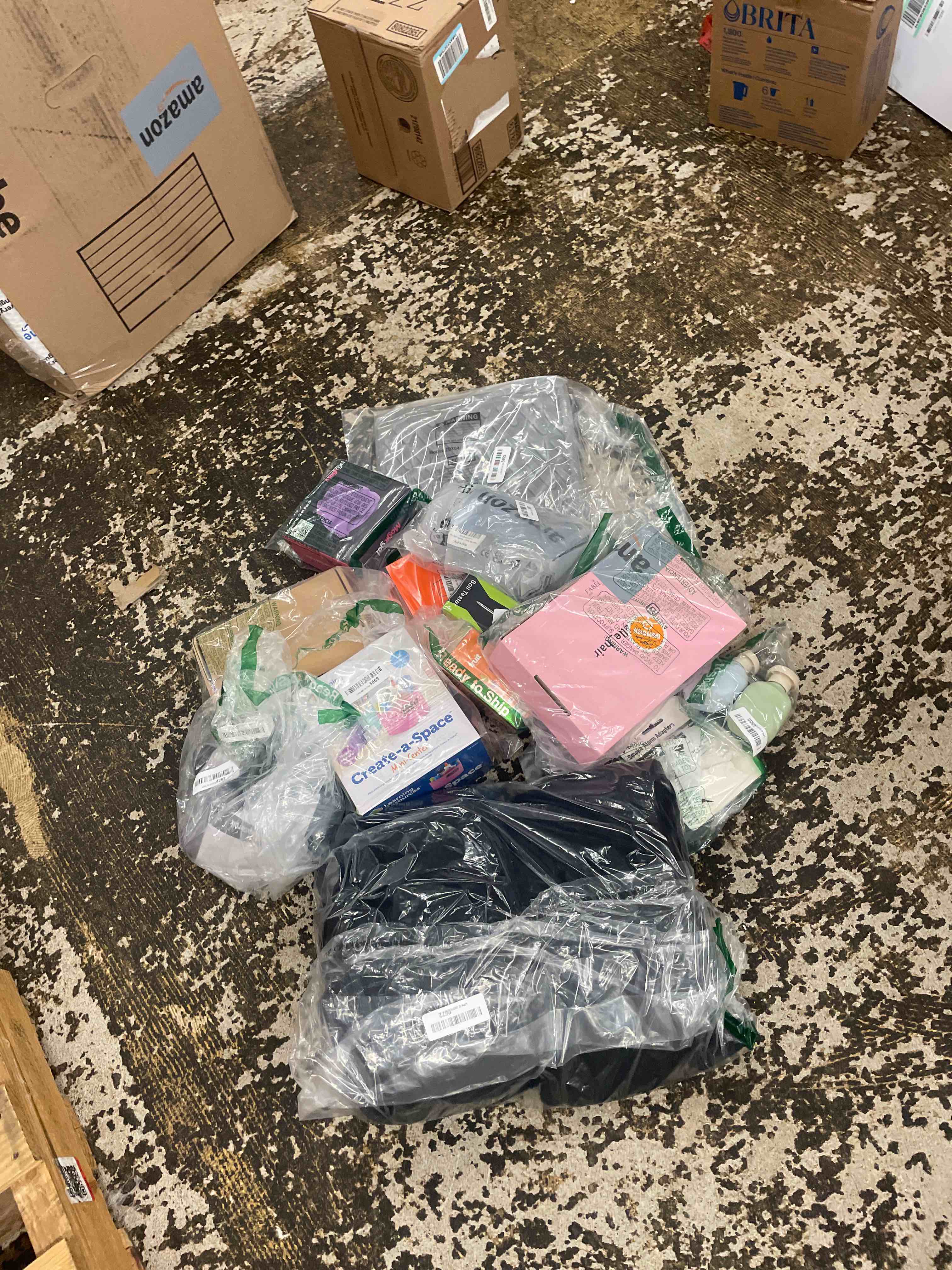 https://s3.amazonaws.com/lotting-images-prod/phillipi/BLU4404206_1752651236118.jpeg