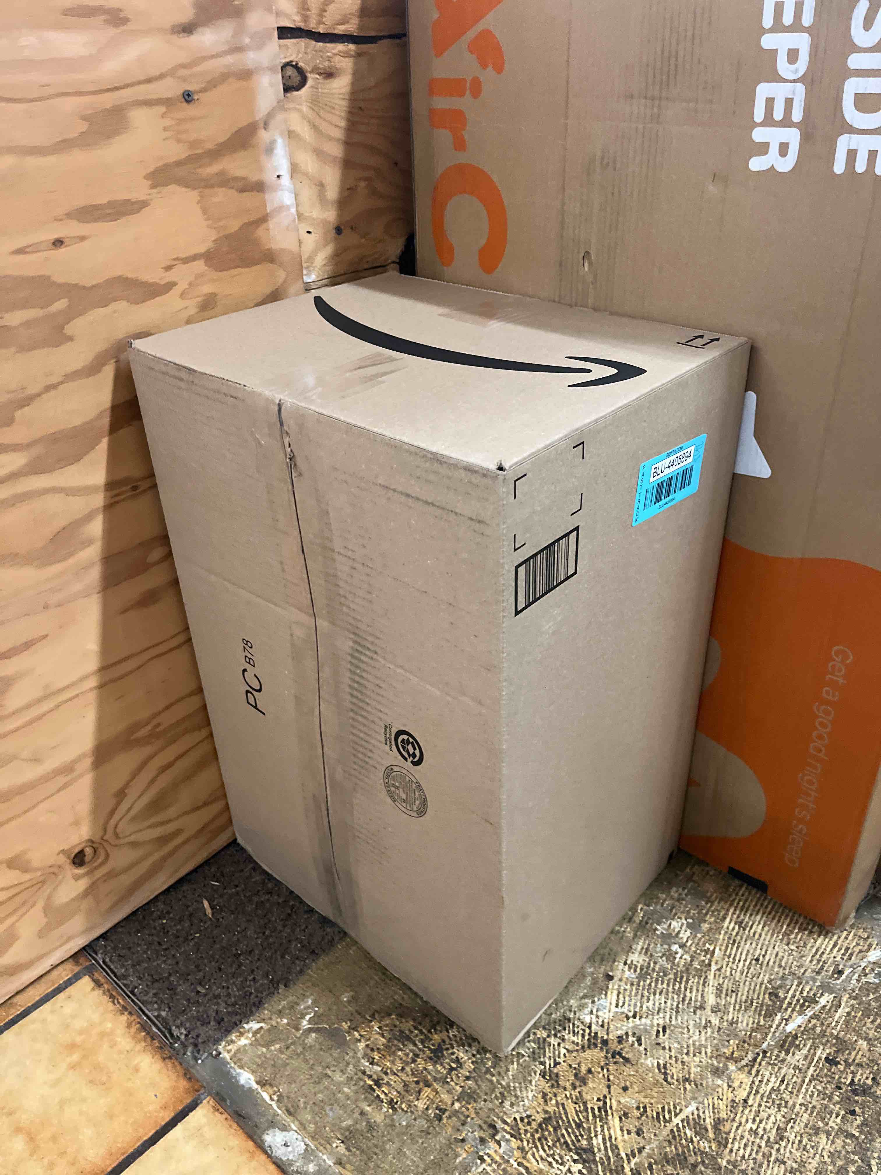 https://s3.amazonaws.com/lotting-images-prod/phillipi/BLU4405894_1749677701337.jpeg