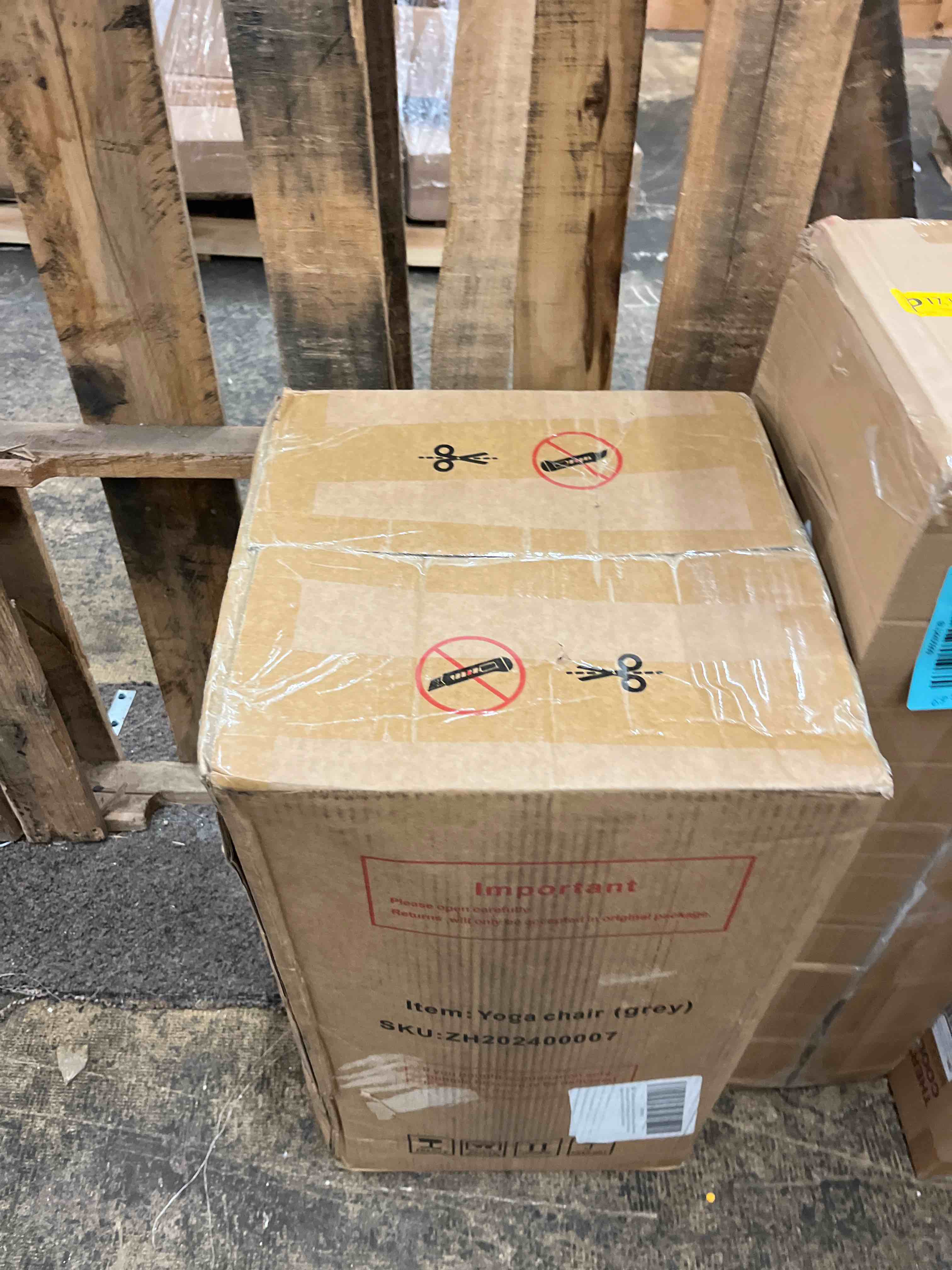 https://s3.amazonaws.com/lotting-images-prod/phillipi/BLU4406002_1746049204913.jpeg
