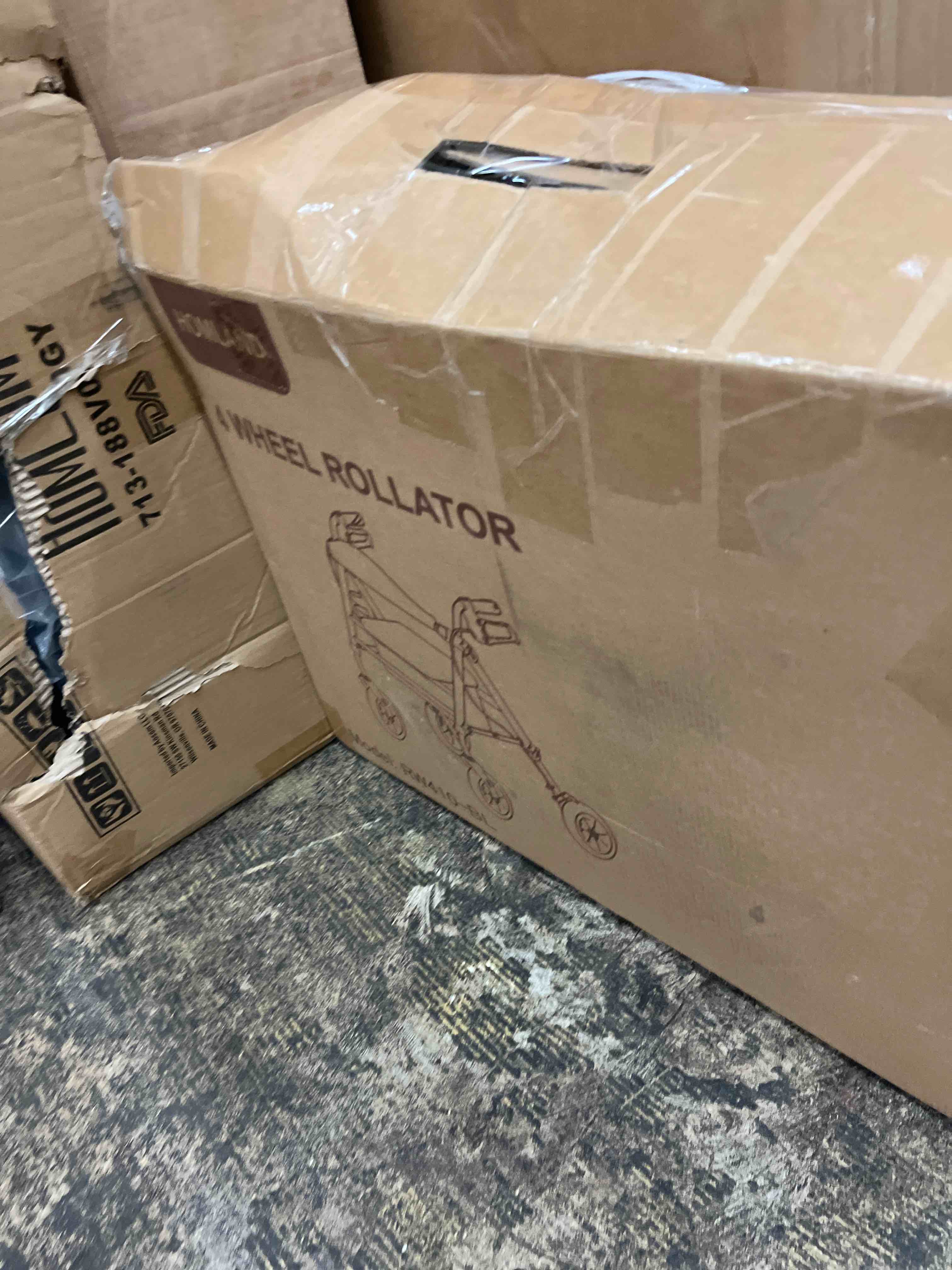 https://s3.amazonaws.com/lotting-images-prod/phillipi/BLU4406023_1746045503410.jpeg