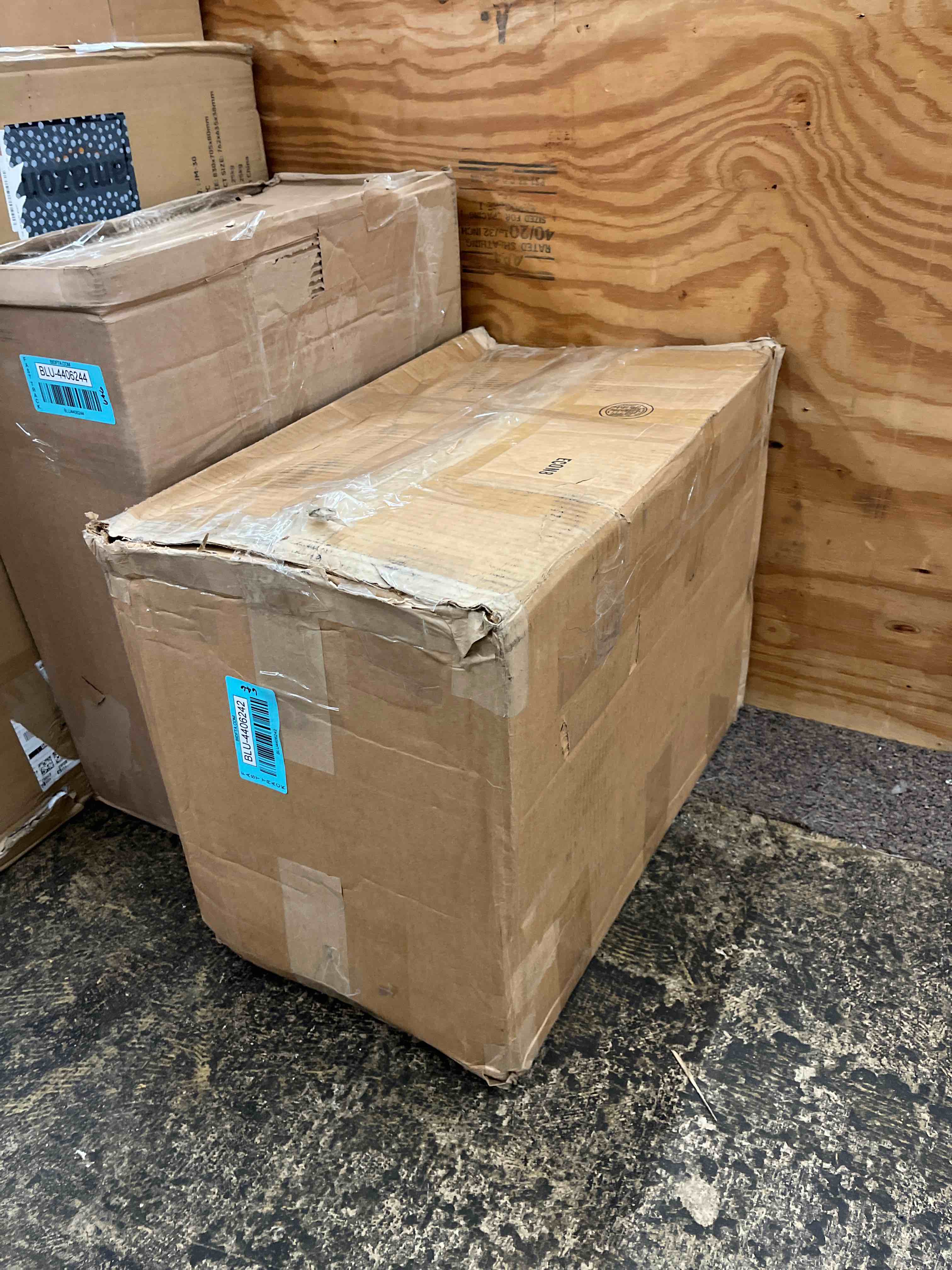https://s3.amazonaws.com/lotting-images-prod/phillipi/BLU4406242_1746142406086.jpeg