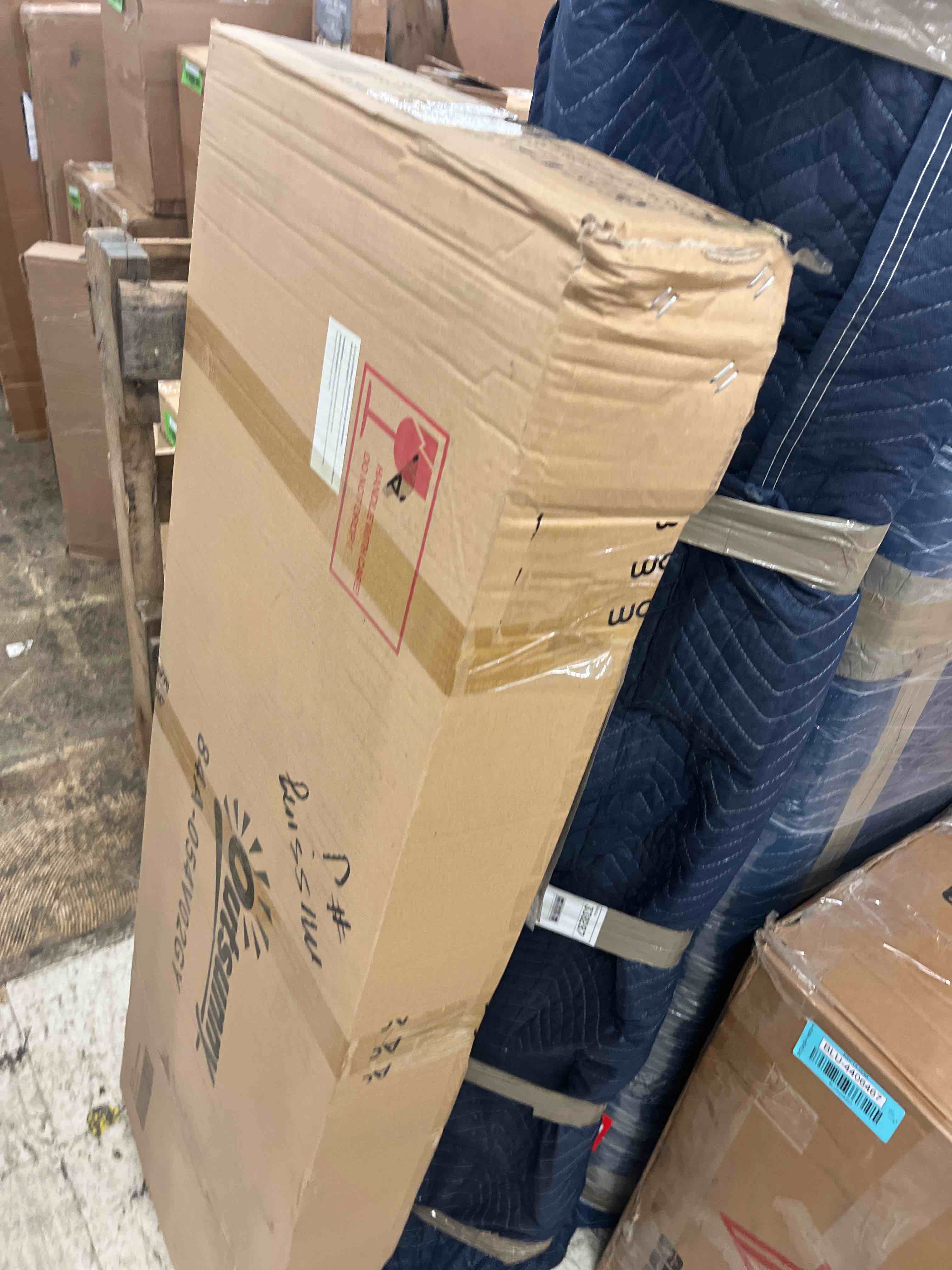 https://s3.amazonaws.com/lotting-images-prod/phillipi/BLU4406458_1746198094507.jpeg