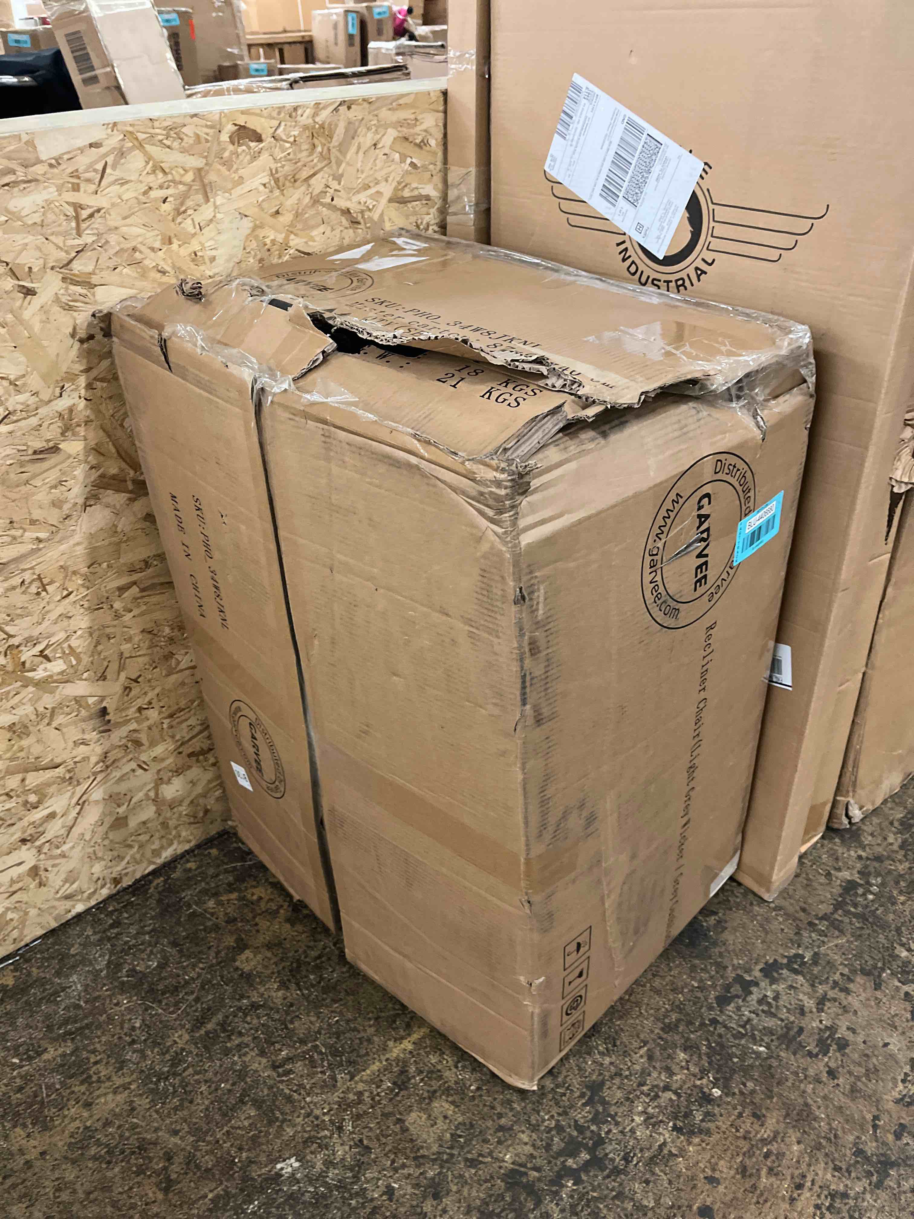 https://s3.amazonaws.com/lotting-images-prod/phillipi/BLU4406680_1746489944560.jpeg