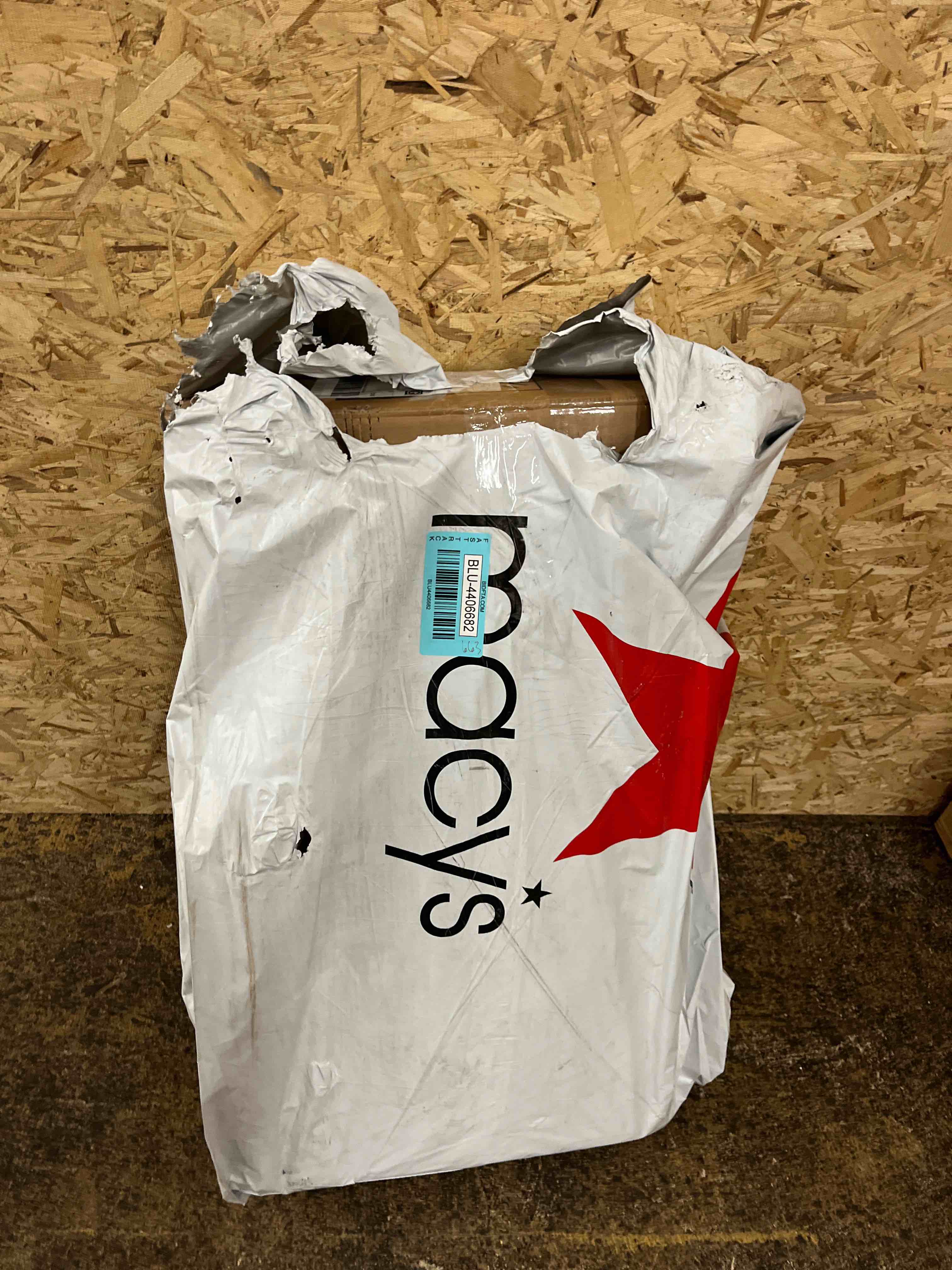 https://s3.amazonaws.com/lotting-images-prod/phillipi/BLU4406682_1746489842960.jpeg